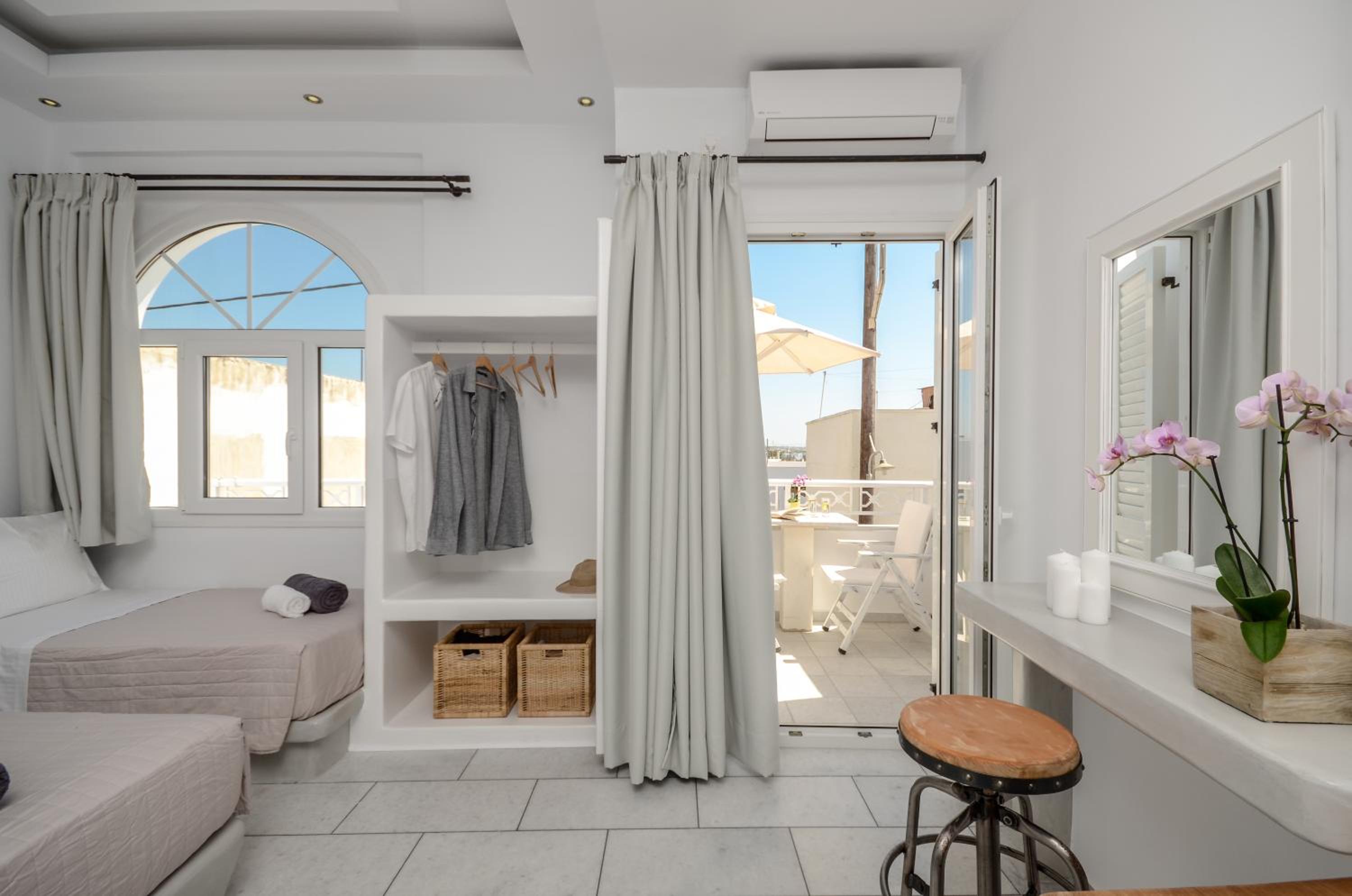 Studio with Balcony (4 Adults)  - Photo 12