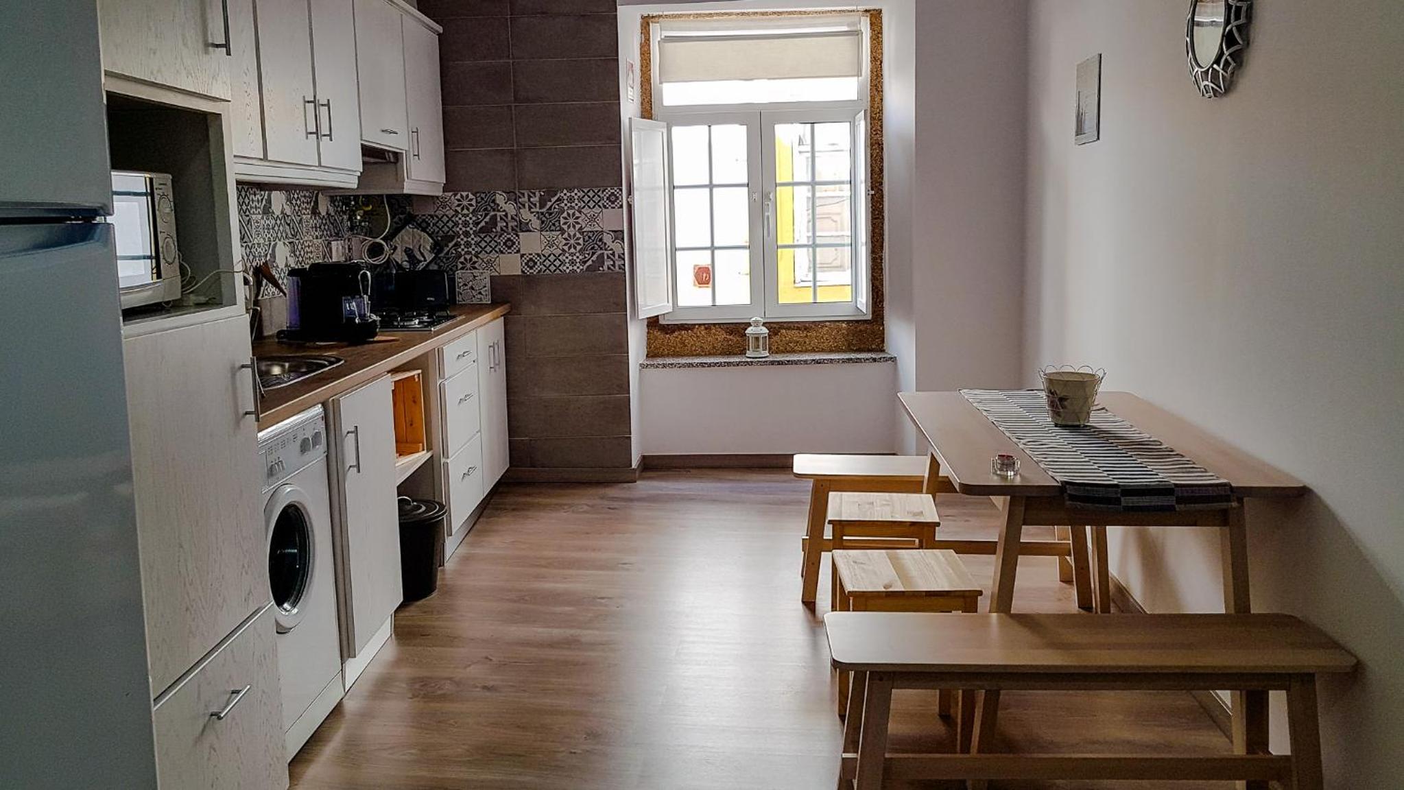 Three-Bedroom Apartment - Photo 6