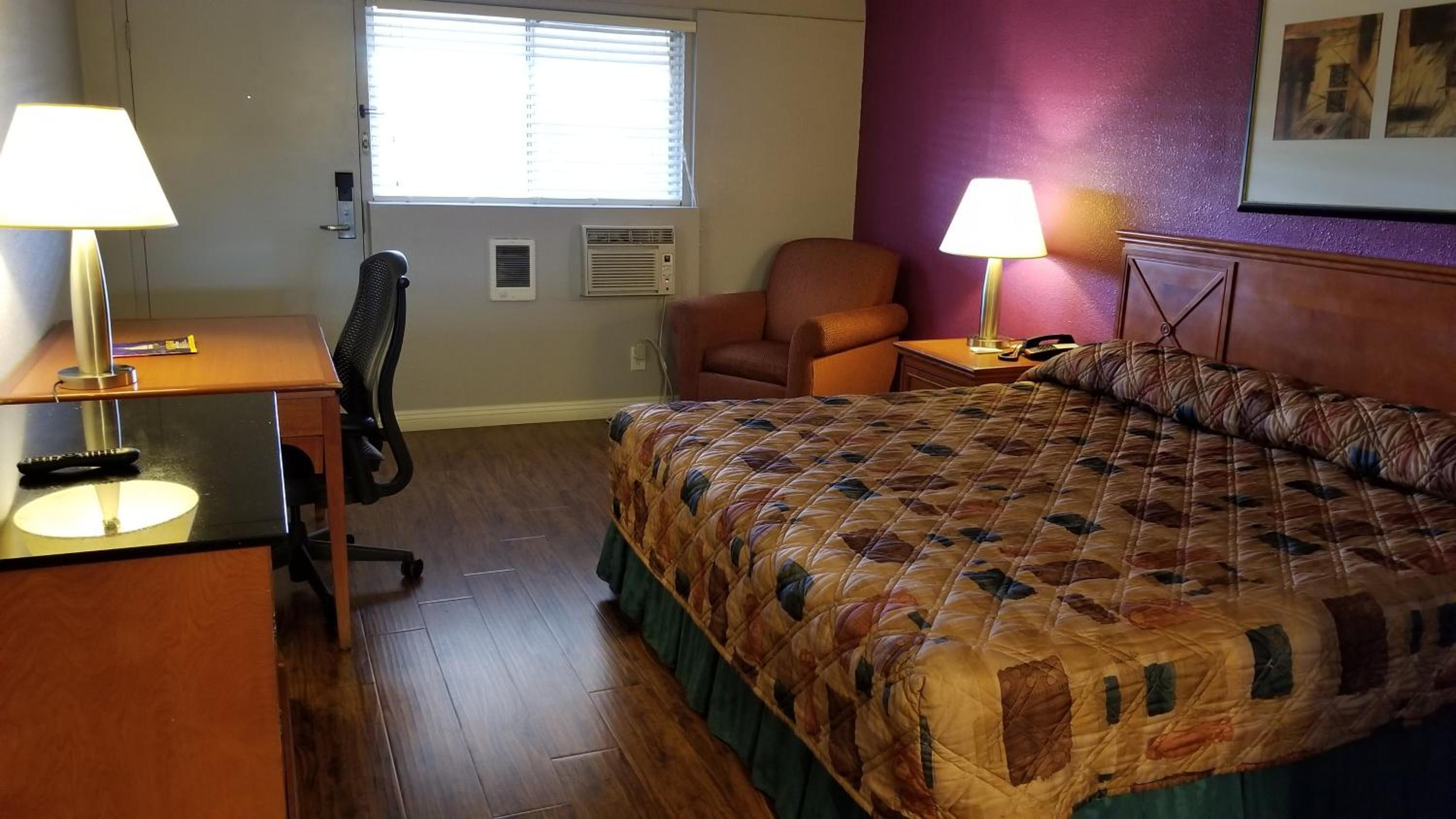 Standard King Room - Non-Smoking  photo 1