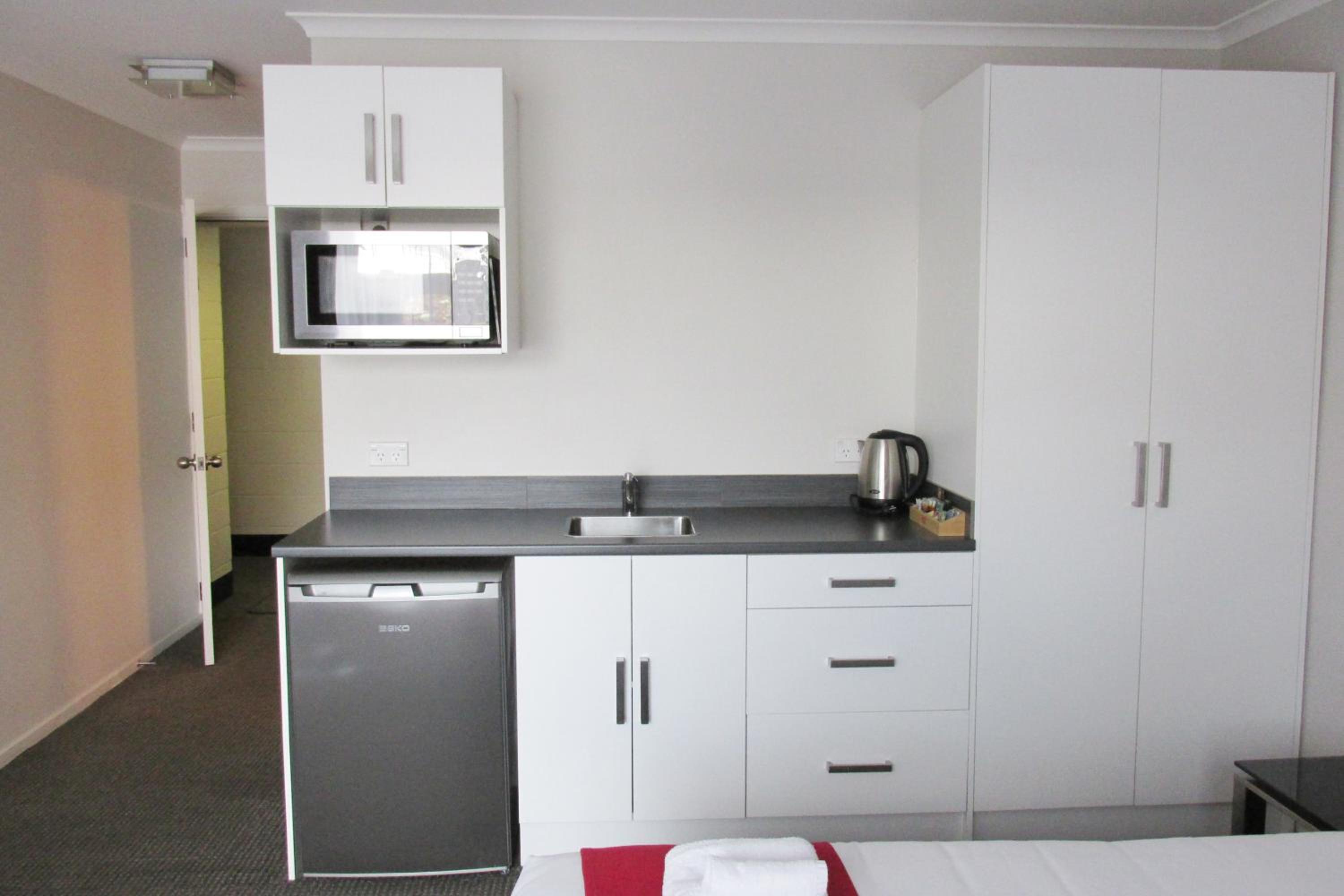 King Studio with Spa Bath - Photo 2