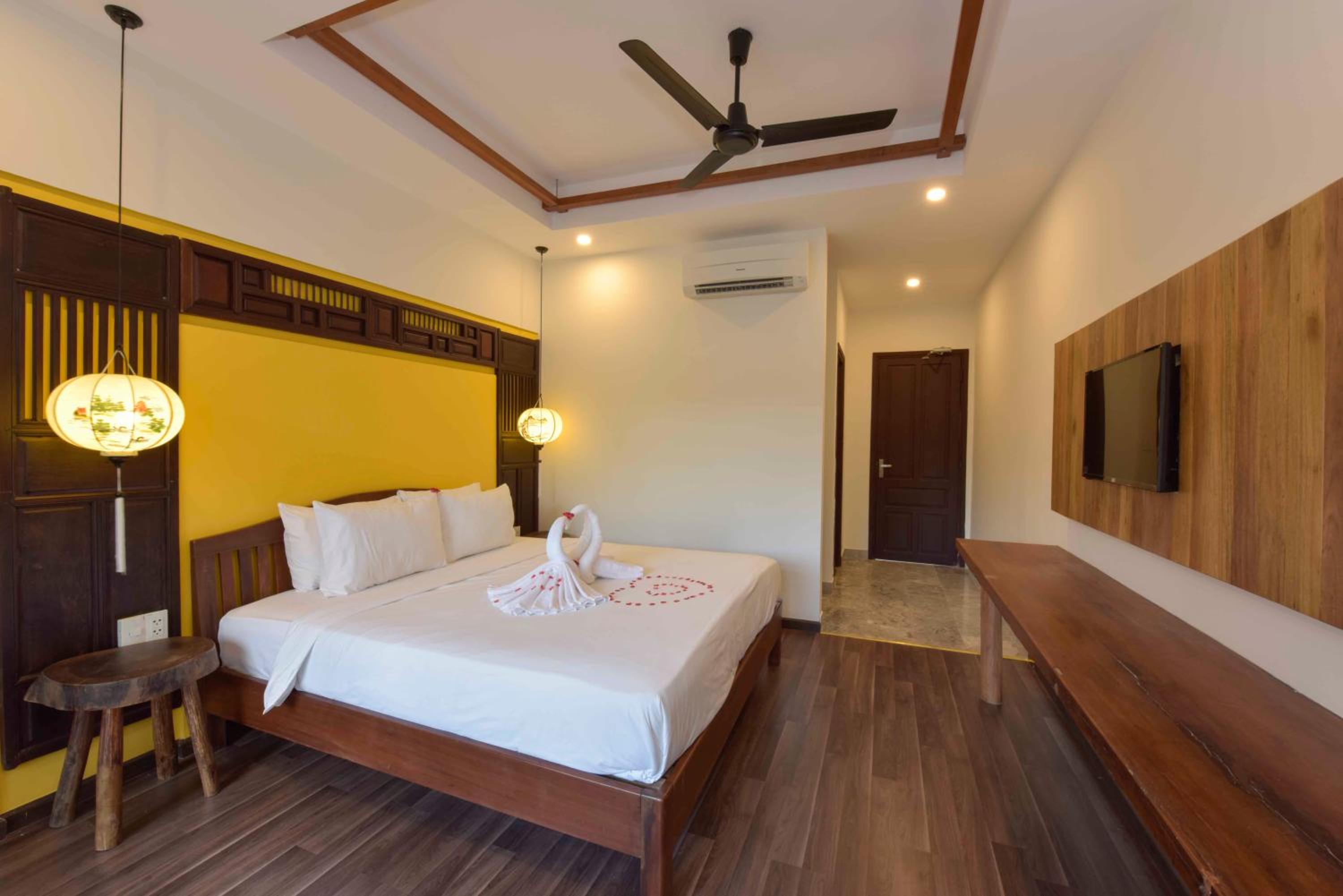 Deluxe Double Room with Balcony photo 1