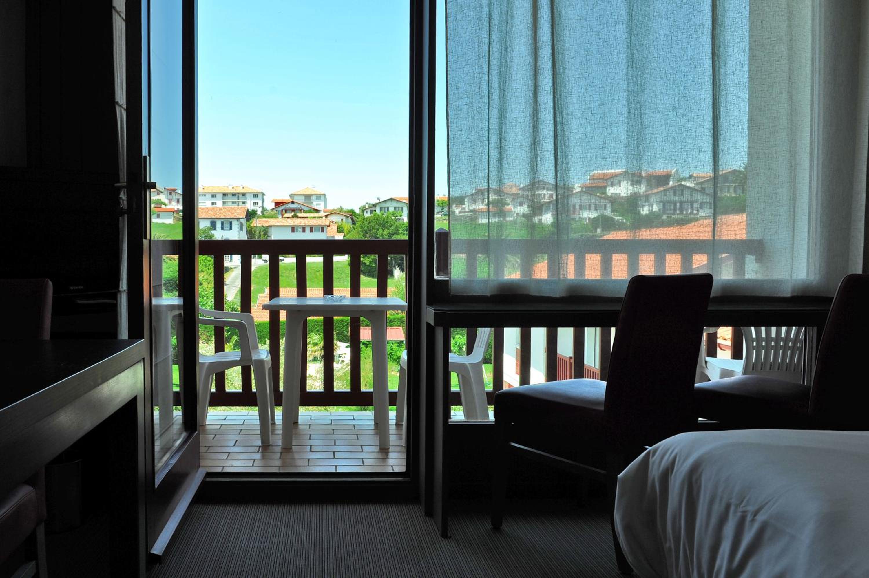 Studio with Balcony photo 3