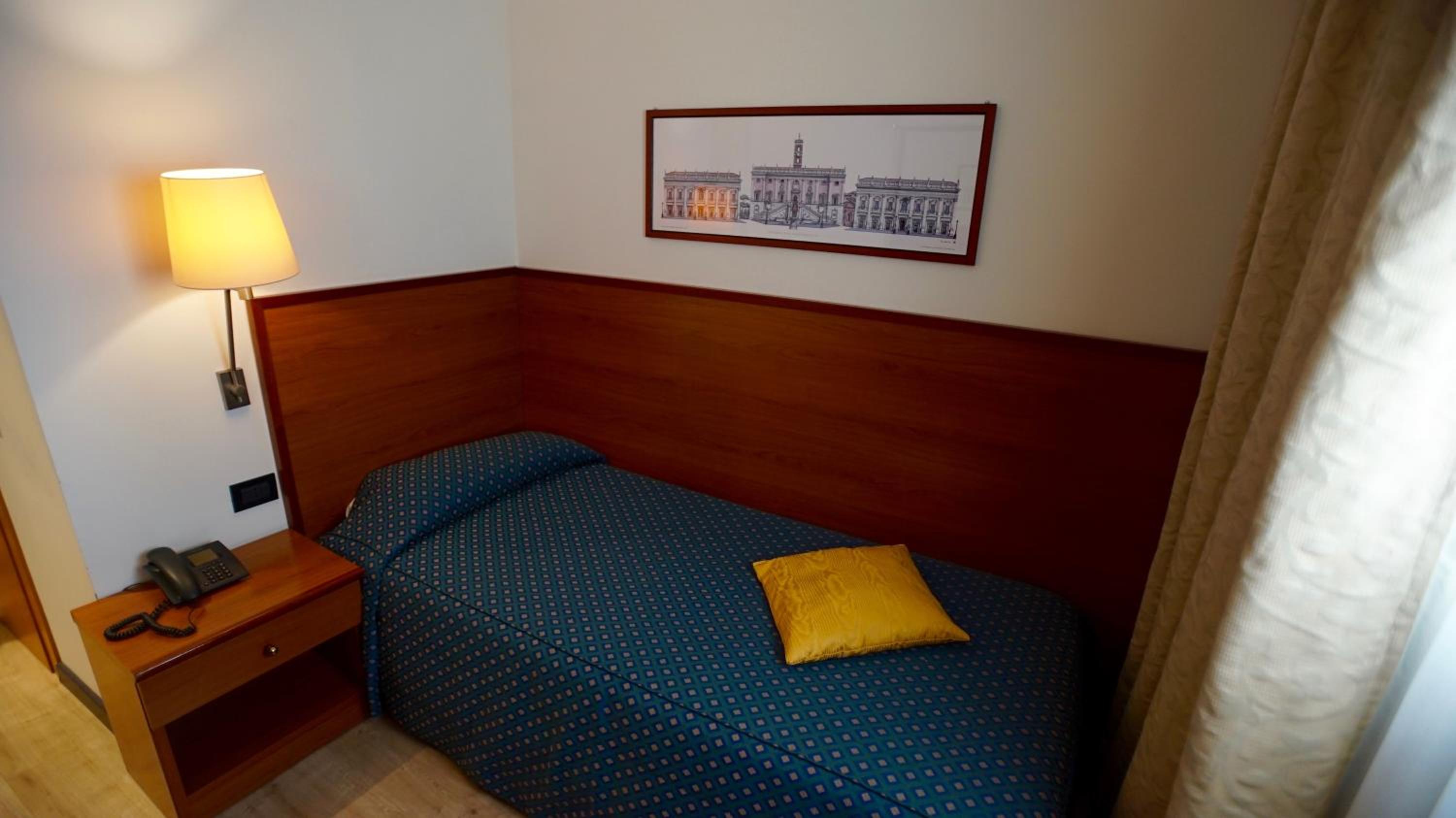 Single Room photo 1
