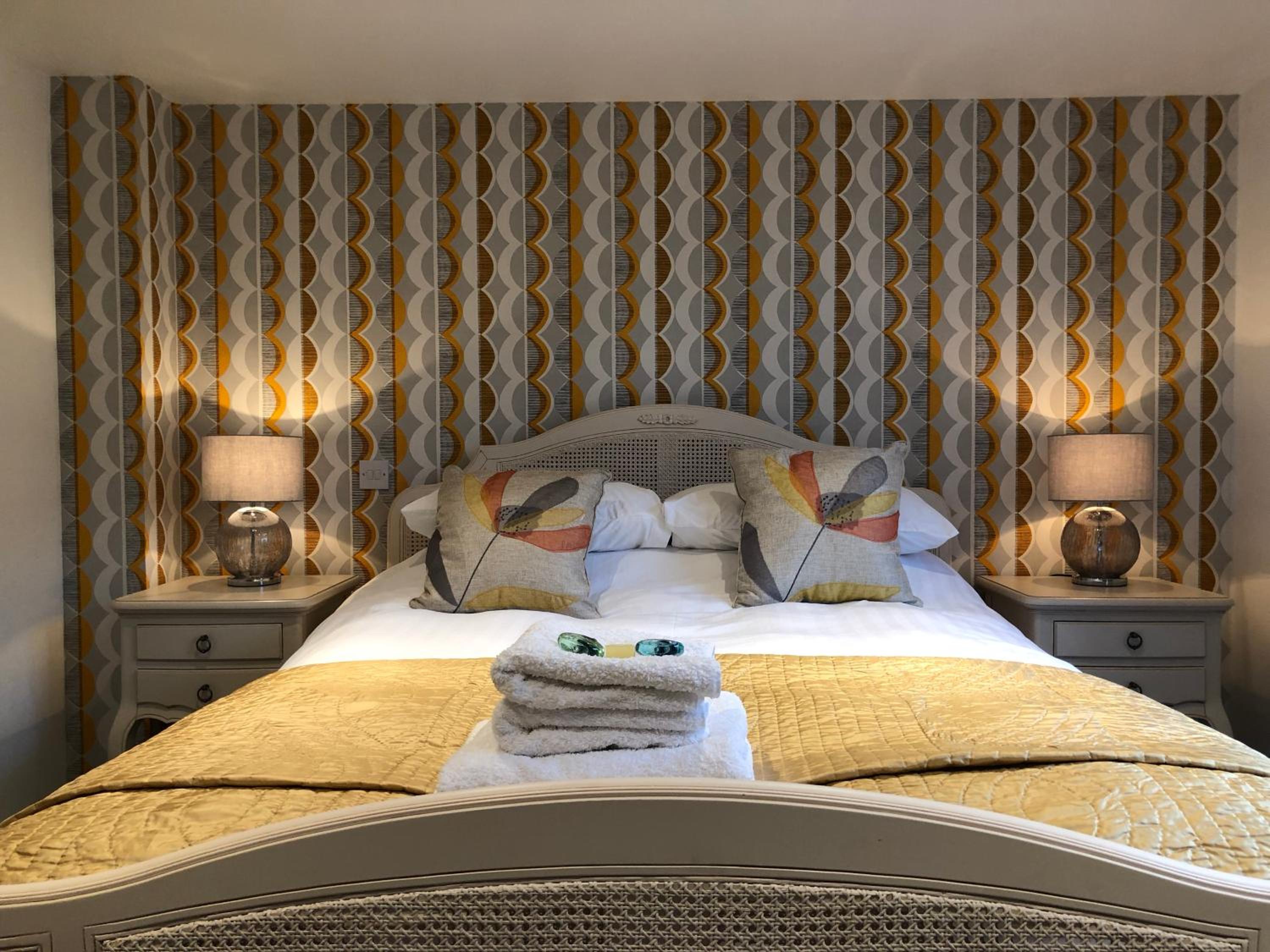 Deluxe King Room photo 1