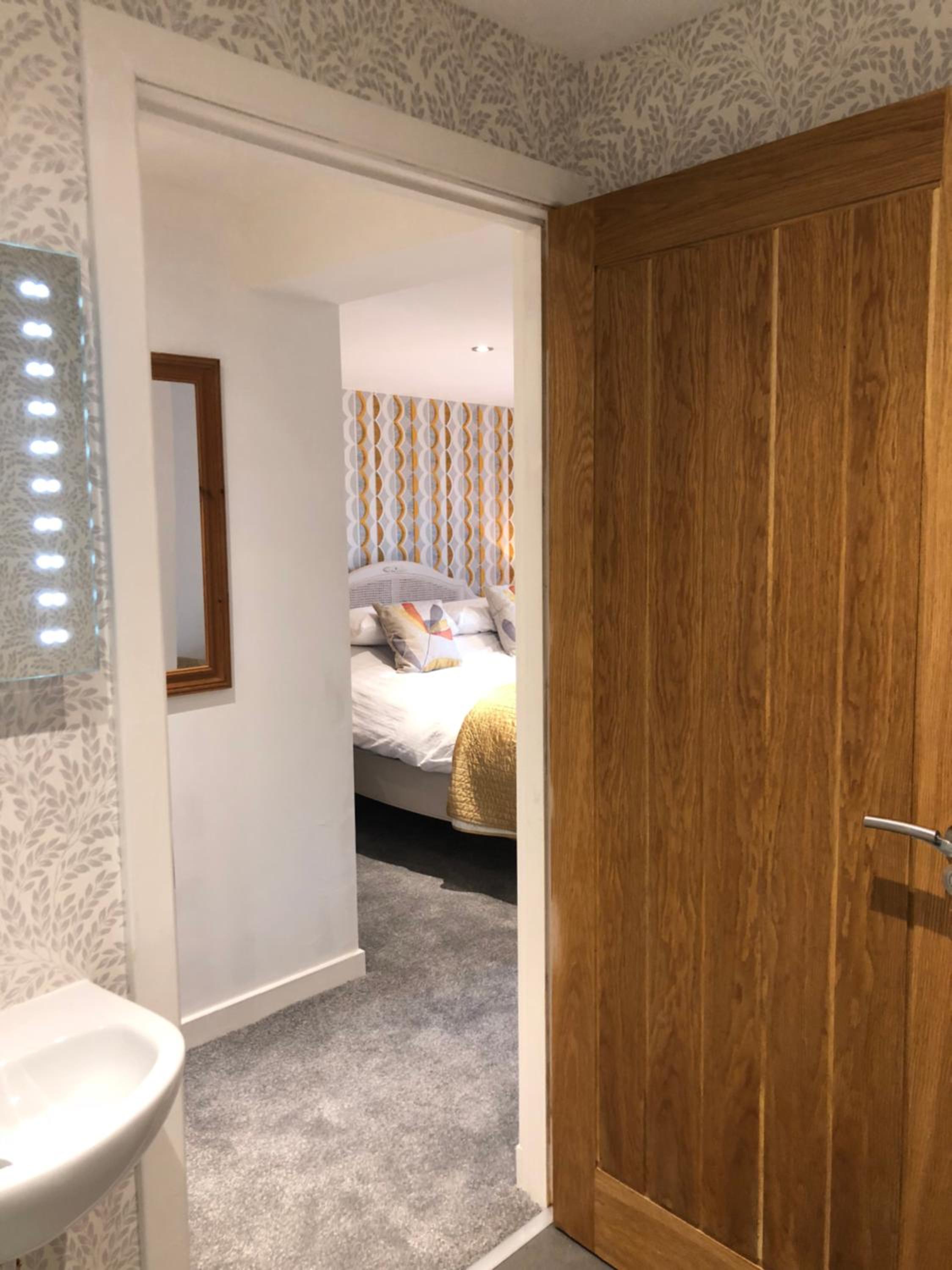 Deluxe King Room photo 2