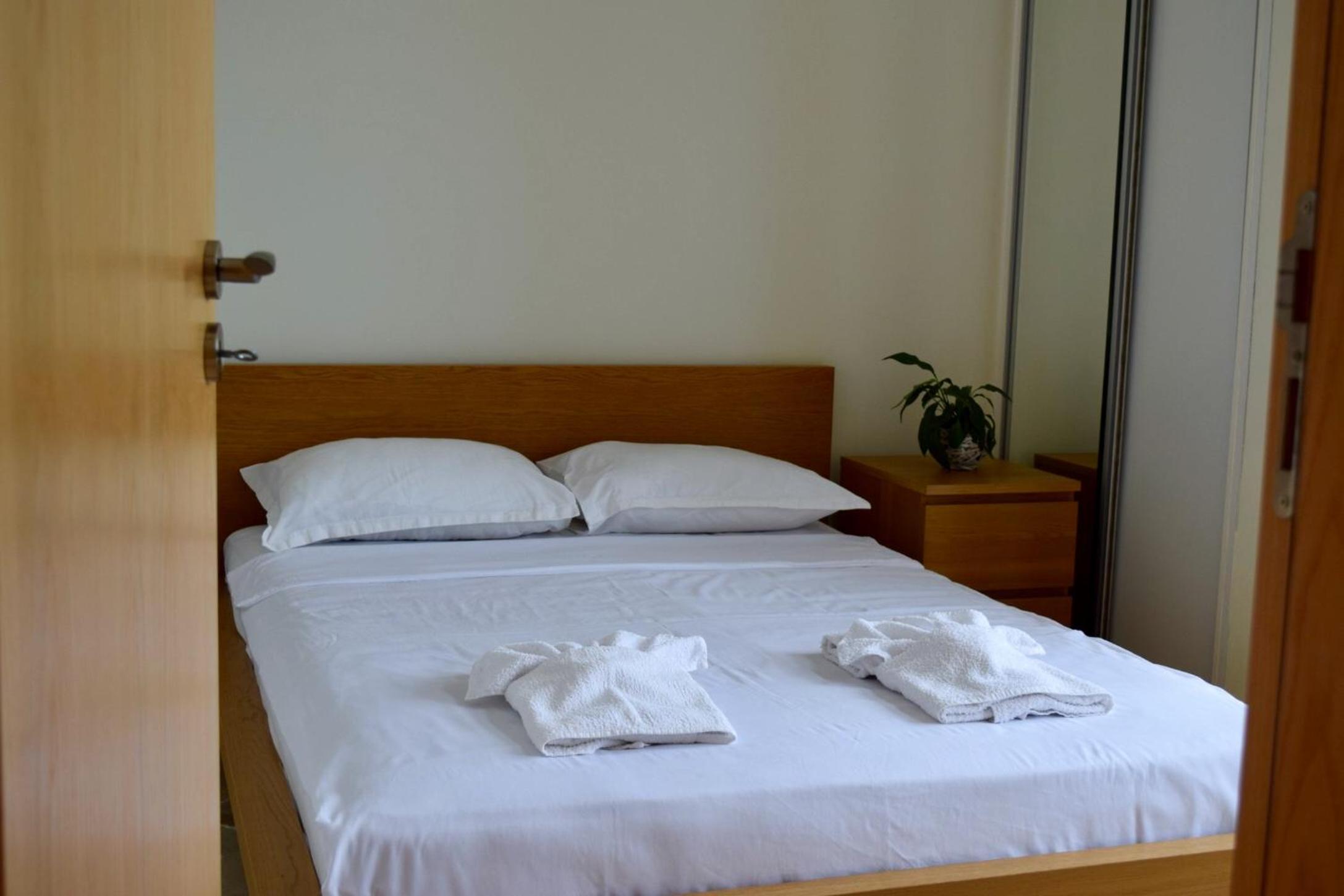 One-Bedroom Apartment with Balcony photo 1