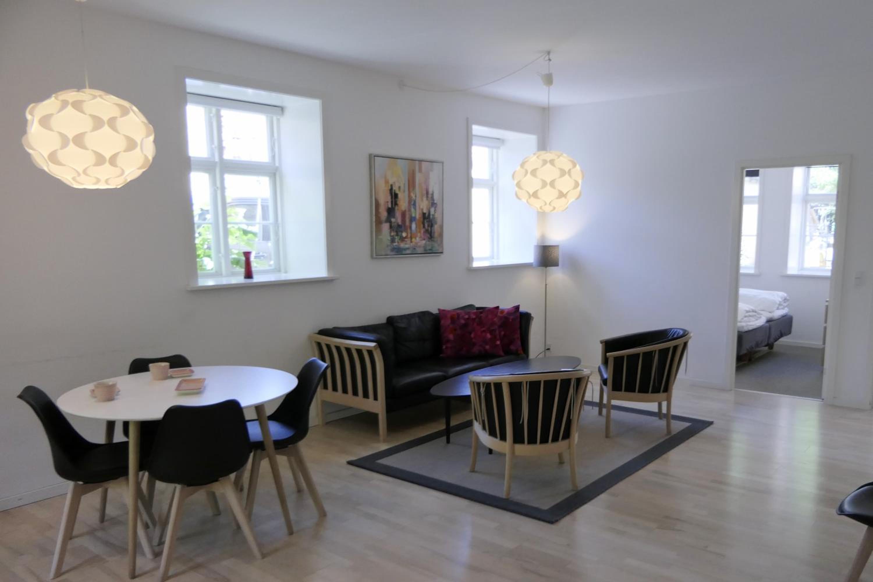 Two-Bedroom Apartment - Photo 4