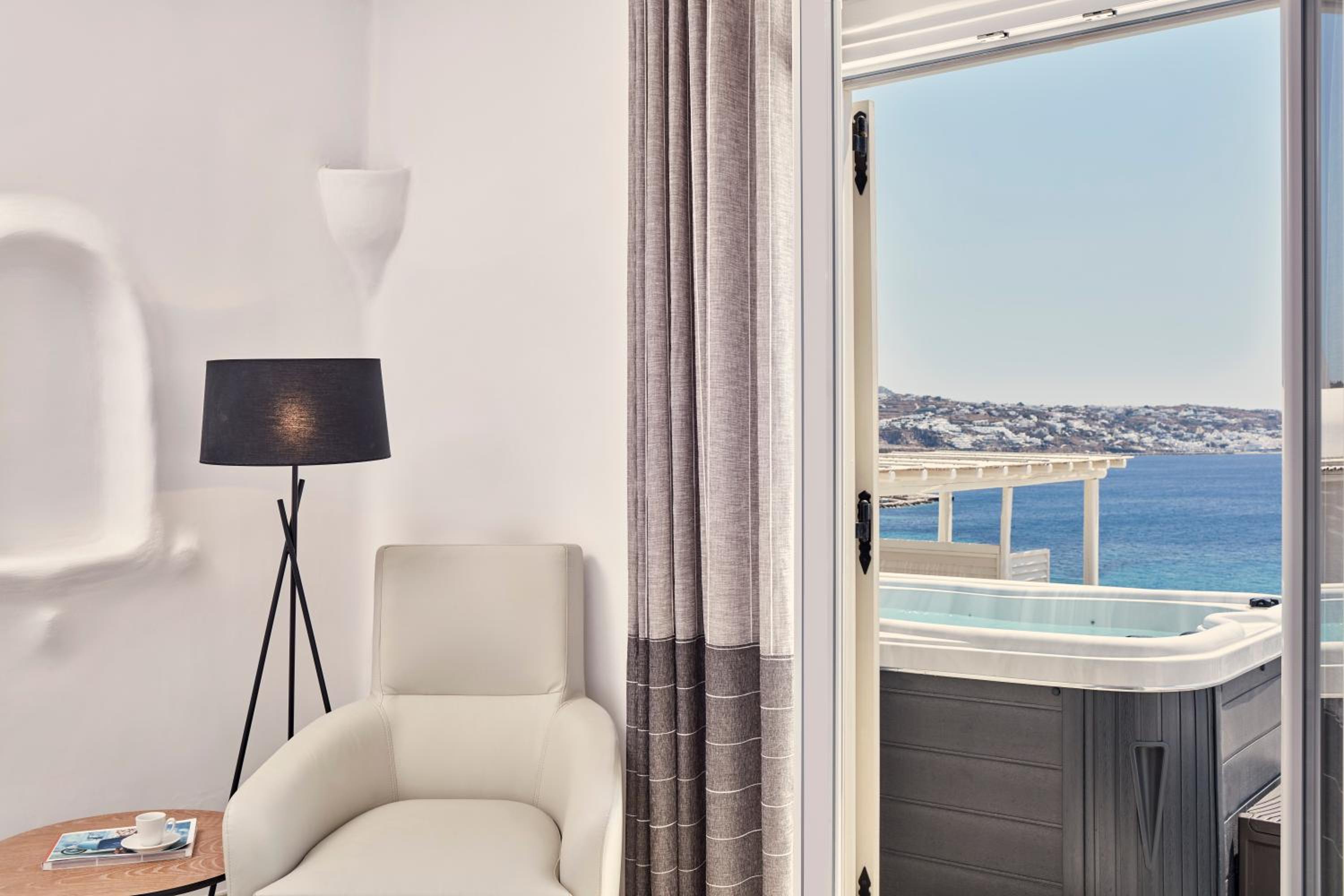 Princess Suite with Hot Tub and Sea View - Photo 11