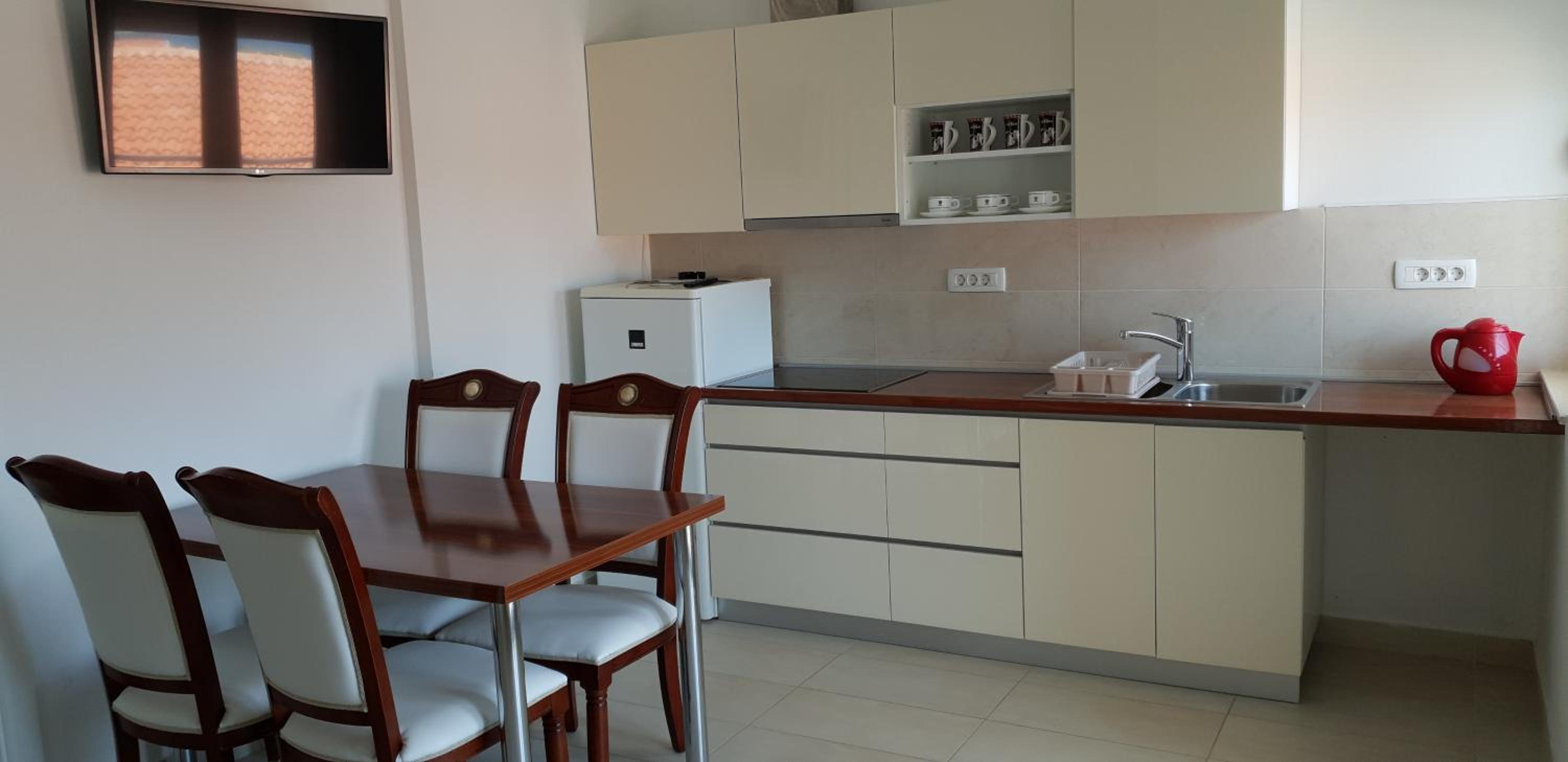 Apartment photo 3