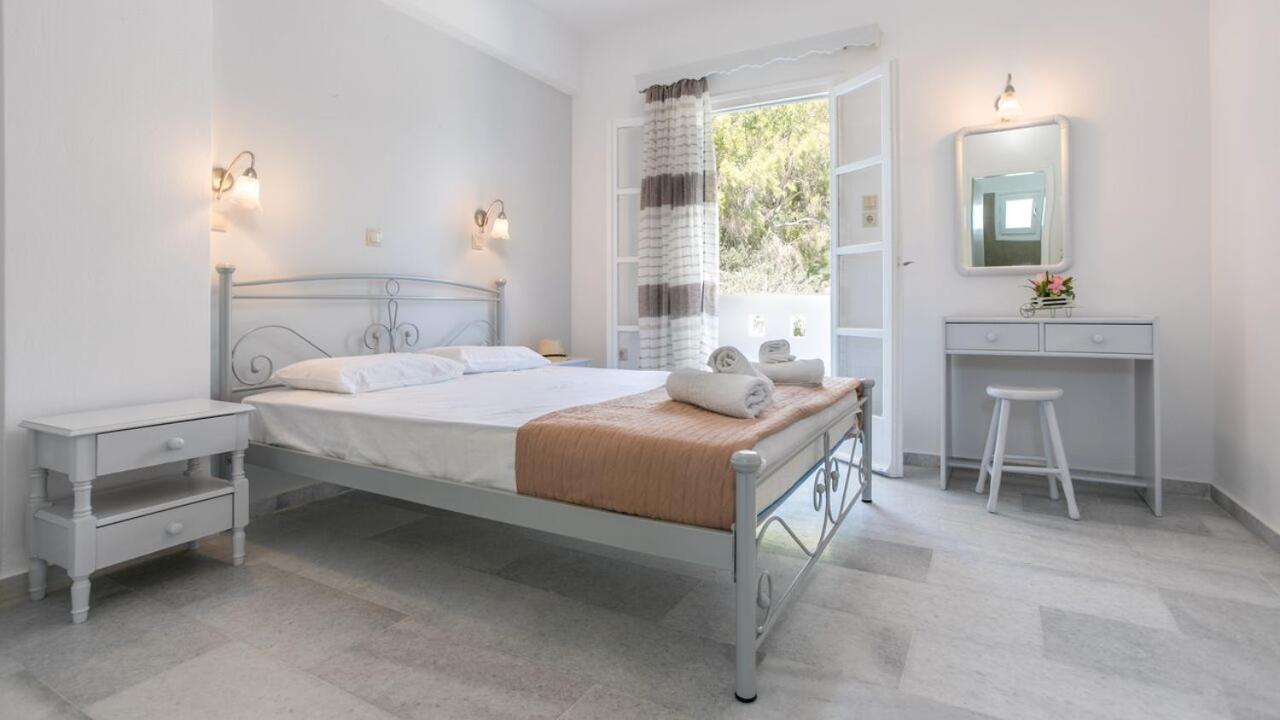 Double Room - Photo 11