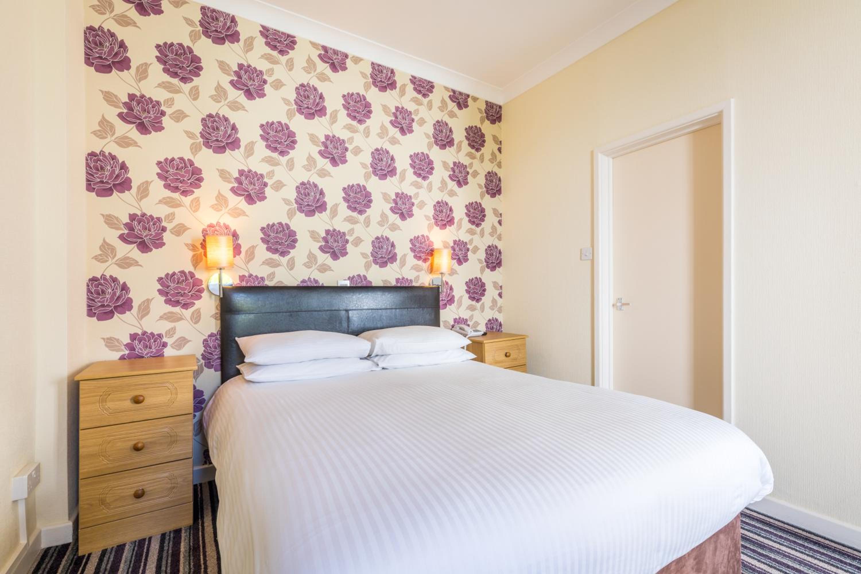 Large Double Room photo 3