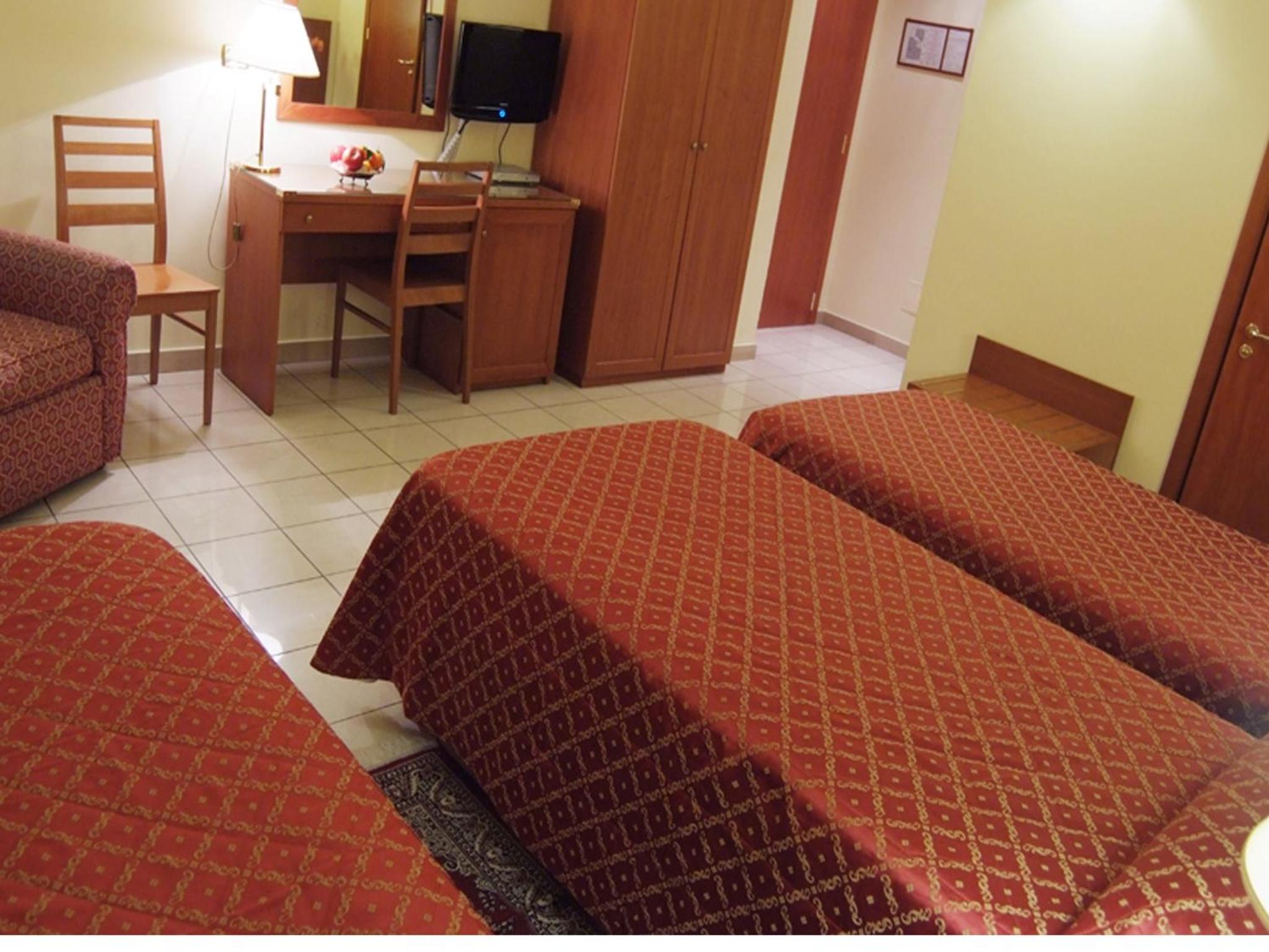 Triple Room photo 2