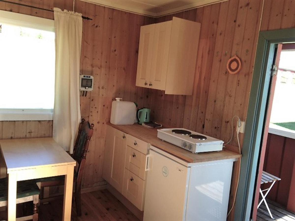 Cottage with Shared Bathroom photo 2