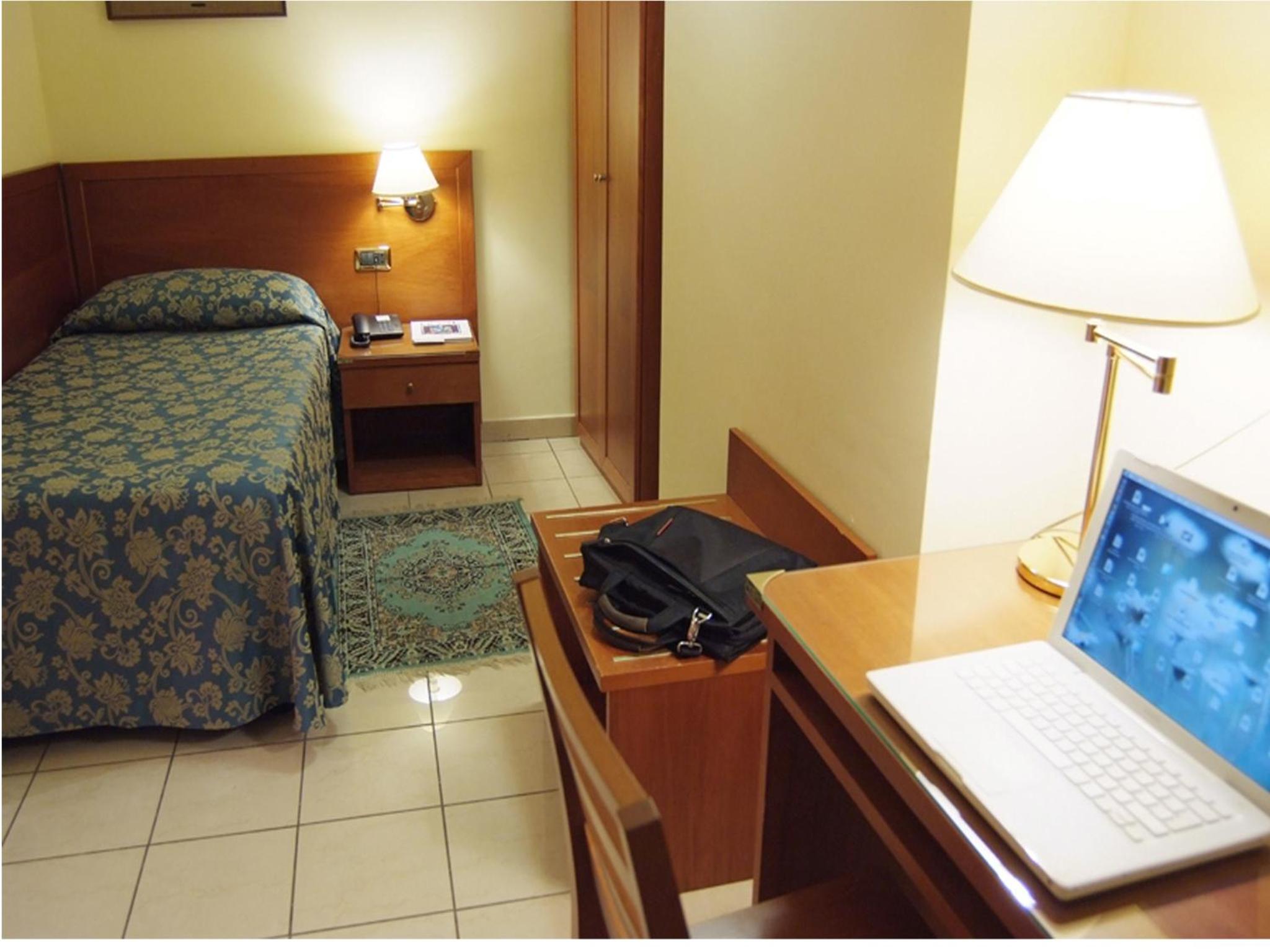Single Room photo 2