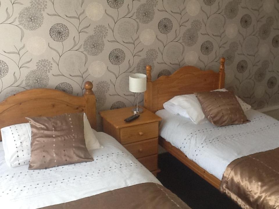 Twin Room - Photo 3