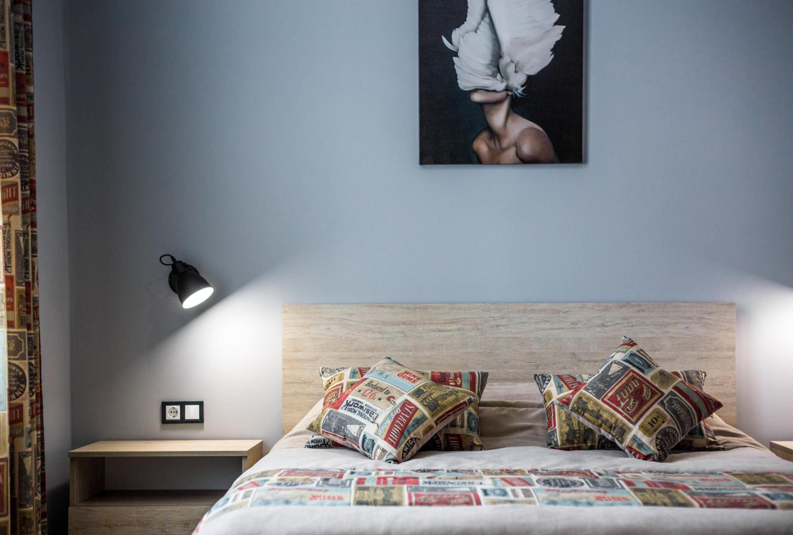 One-Bedroom Apartment with City View