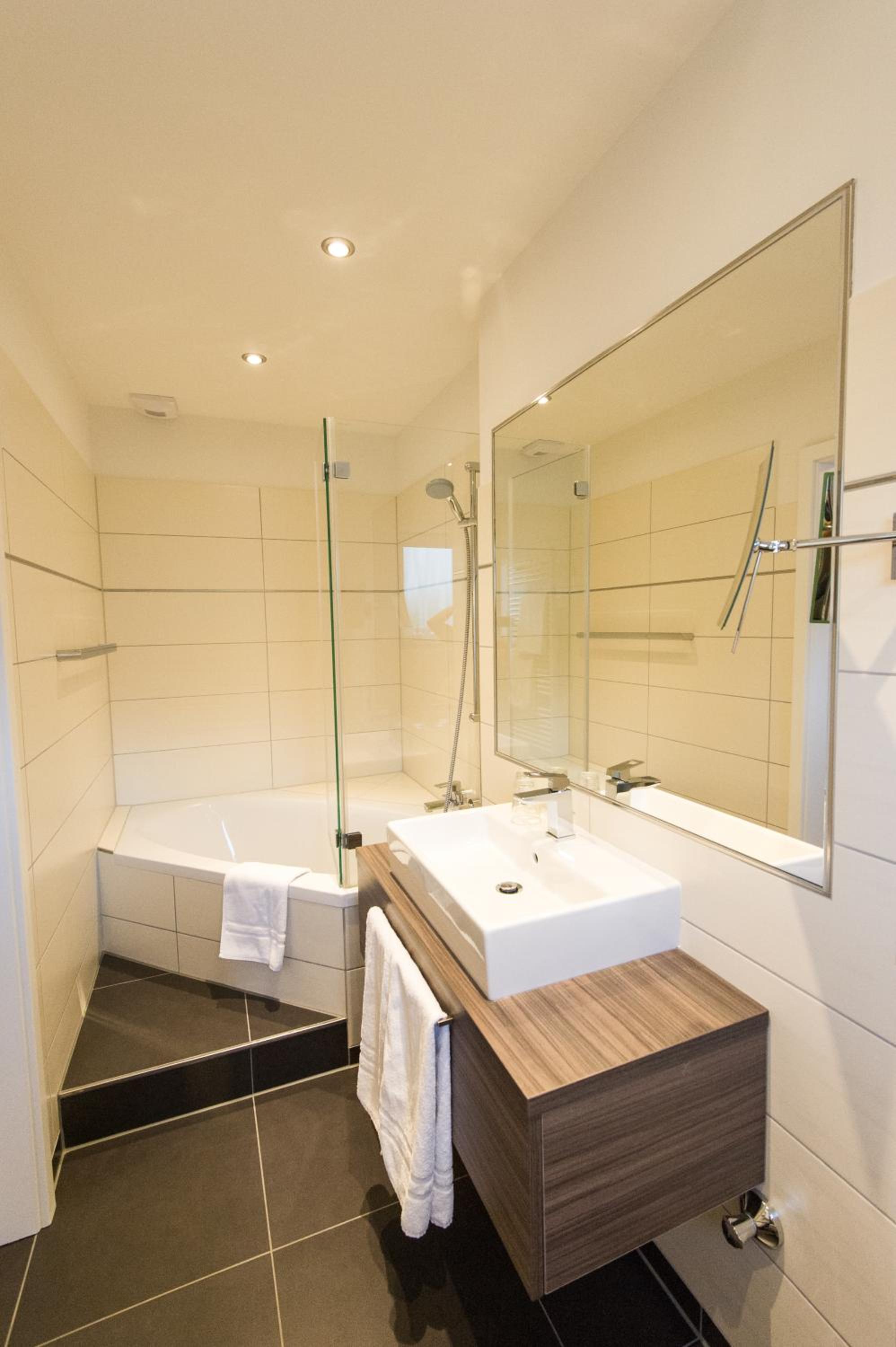 Deluxe Double or Twin Room - Photo 2
