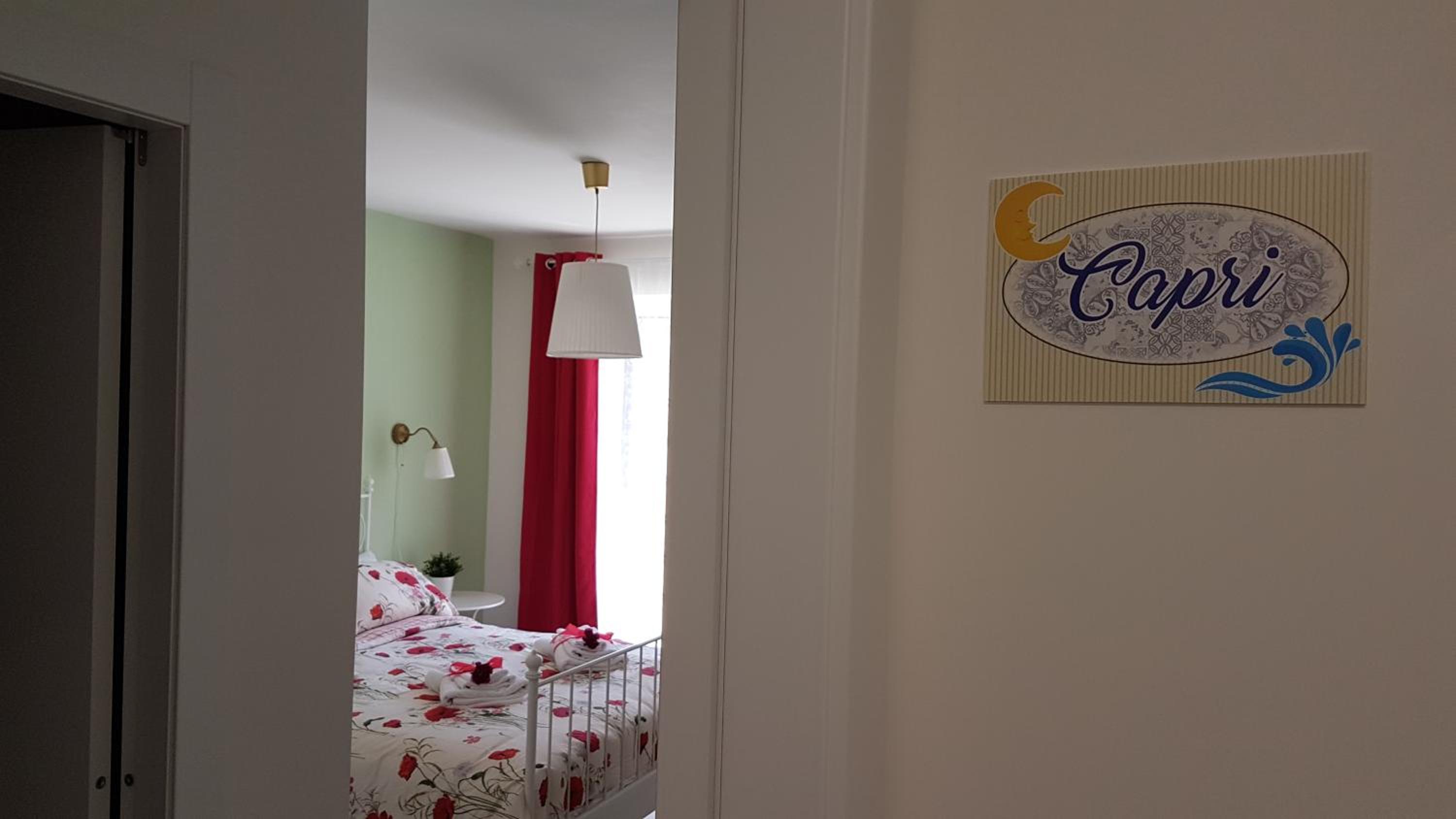 Double Room with Private Bathroom - Photo 10