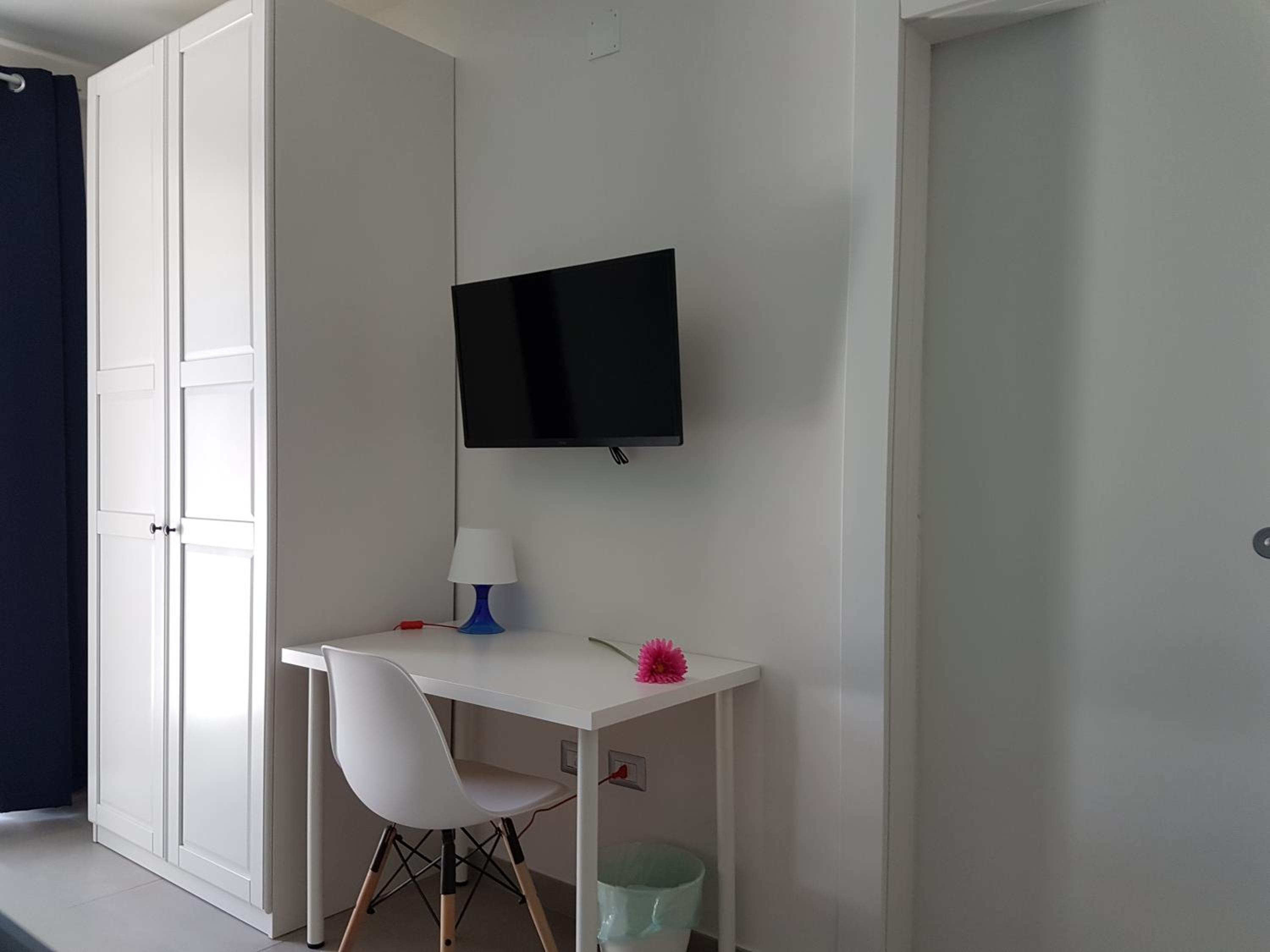 Triple Room with Private Bathroom - Photo 4