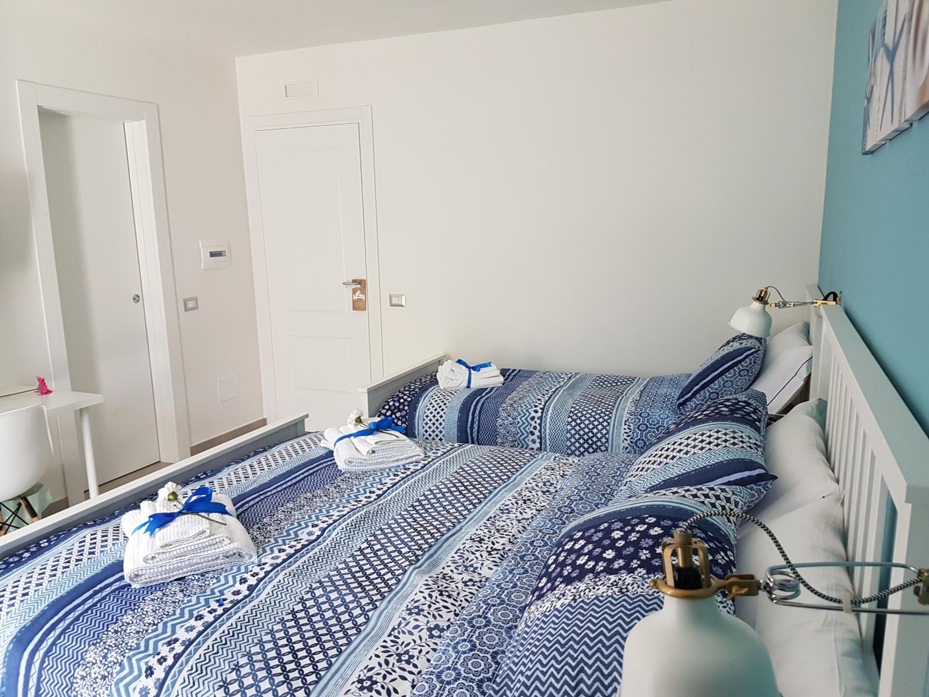 Triple Room with Private Bathroom - Photo 2