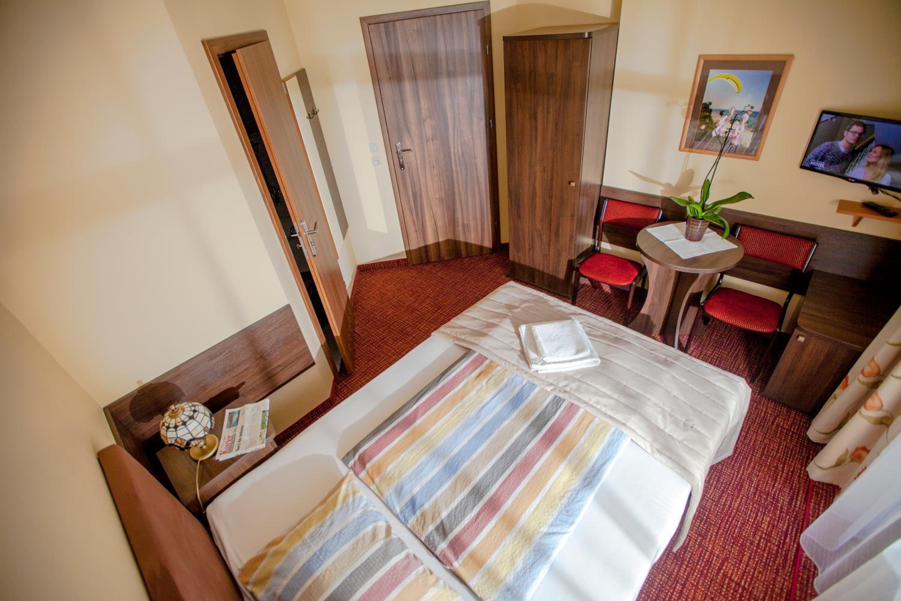 Single Room with Balcony photo 2