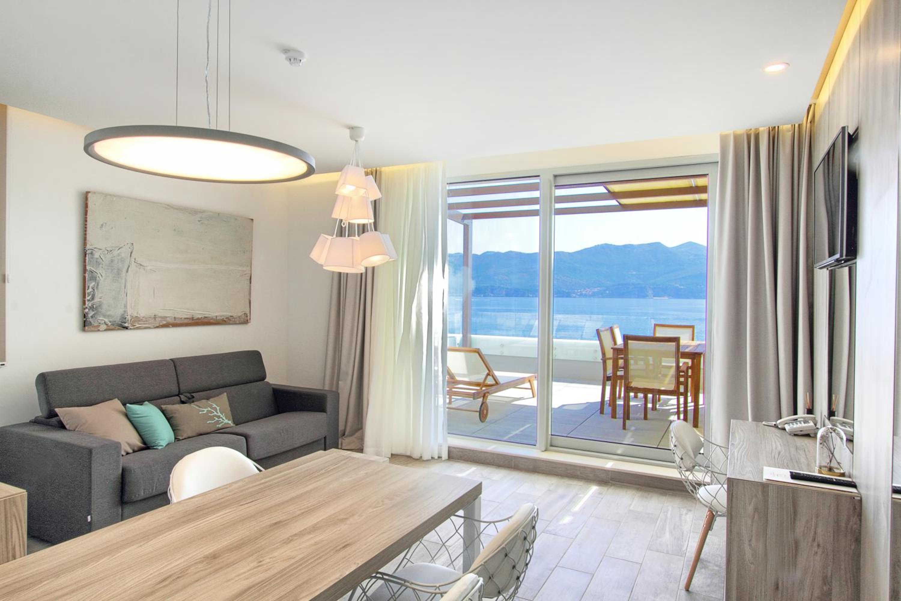 Deluxe Two-Bedroom Suite with Balcony and Sea View photo 1