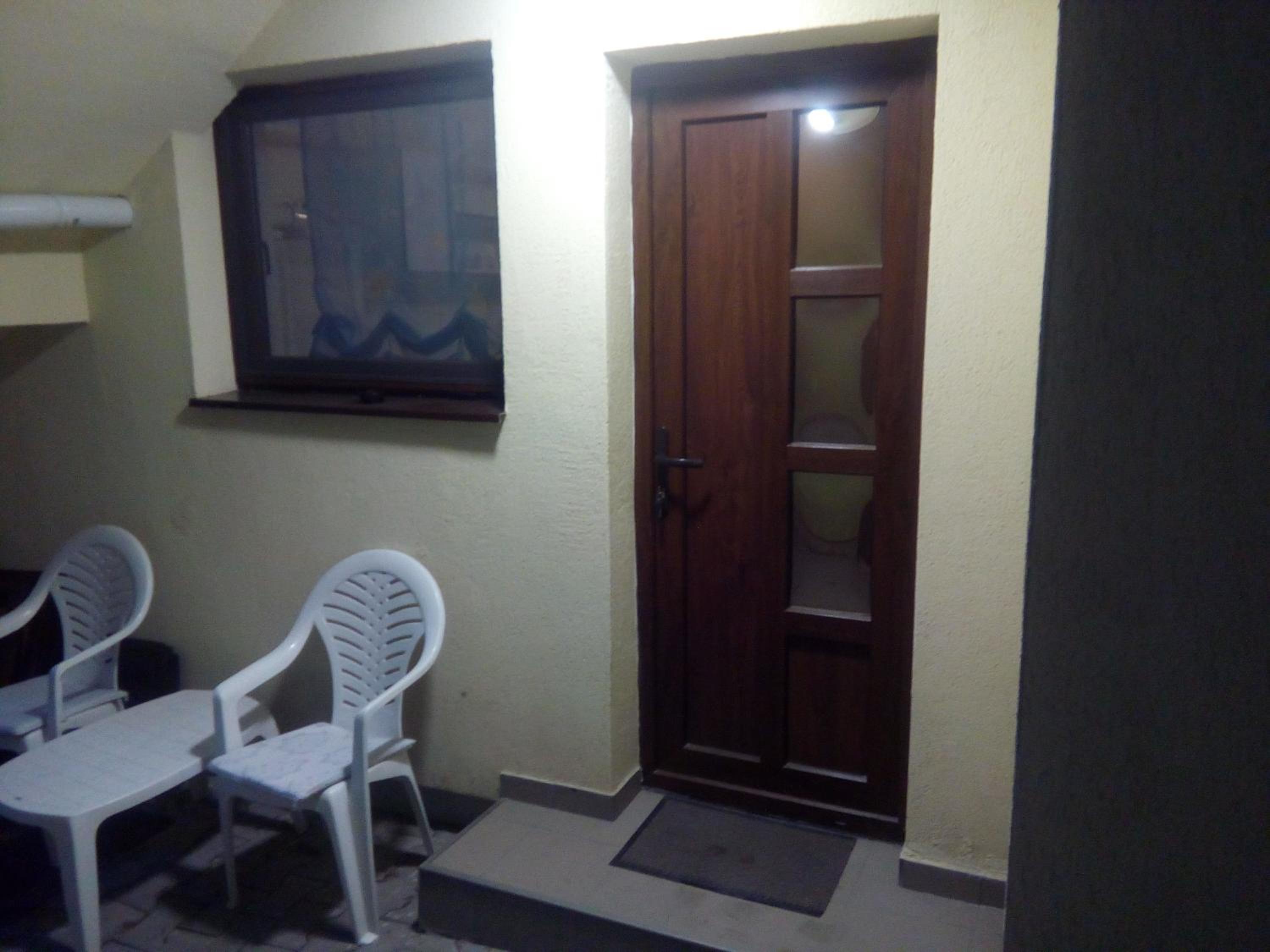 One-Bedroom Apartment - Photo 14
