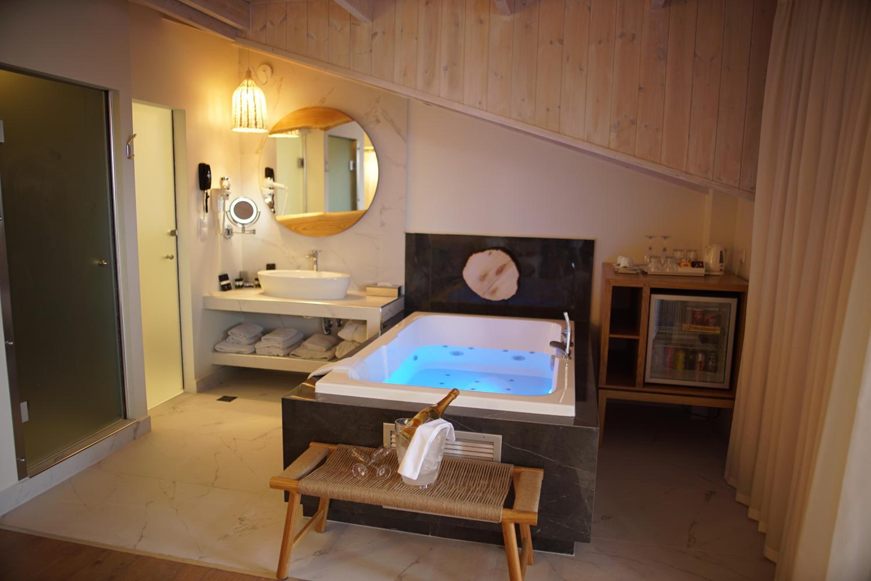 Executive Suite with Sea View - Photo 5