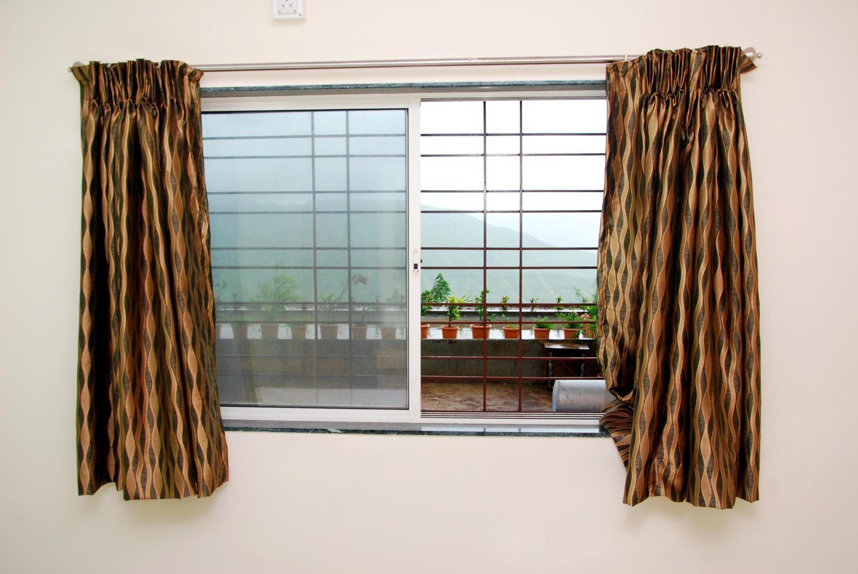 Ground Floor Lake View photo 3