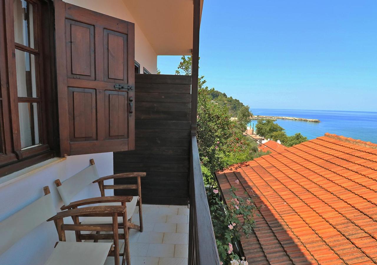Superior Double Room with Sea View - Photo 4
