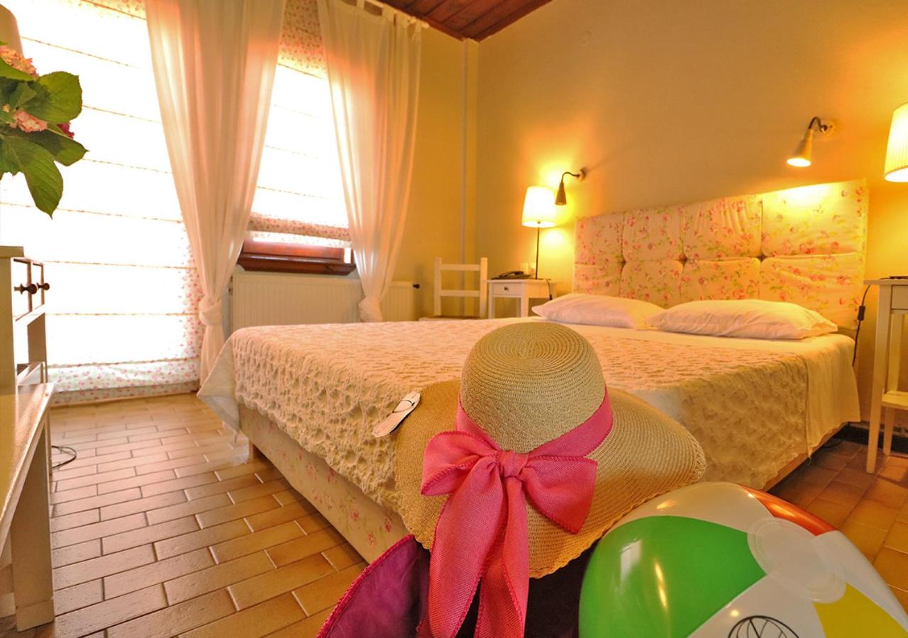 Standard Twin Room - Photo 6