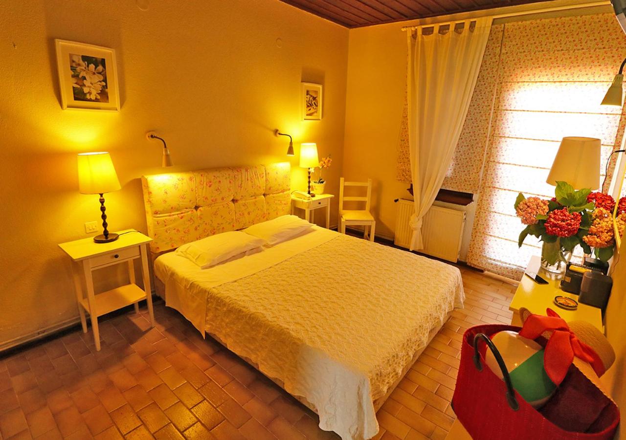 Standard Twin Room - Photo 7