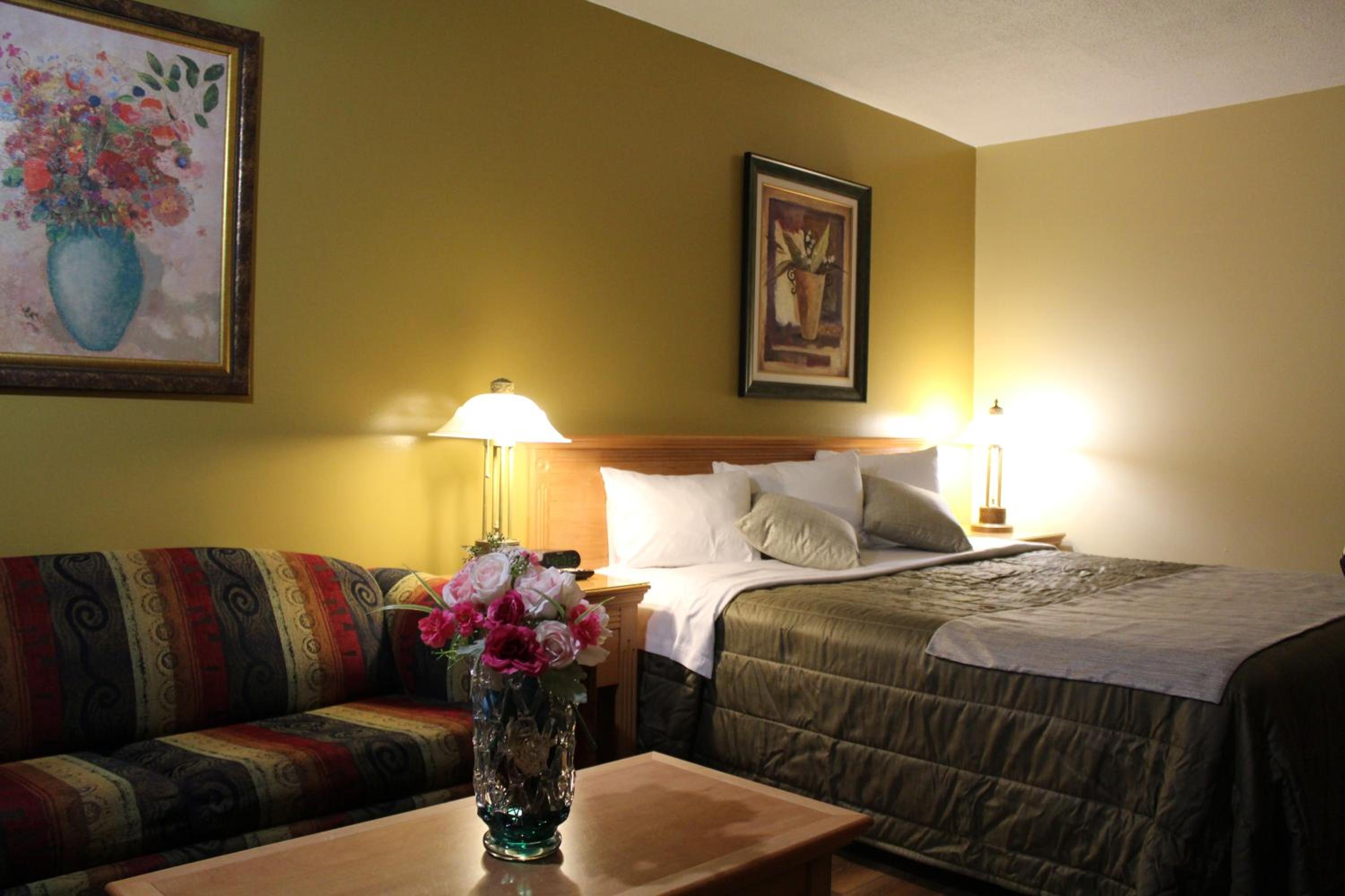 Queen Room photo 3