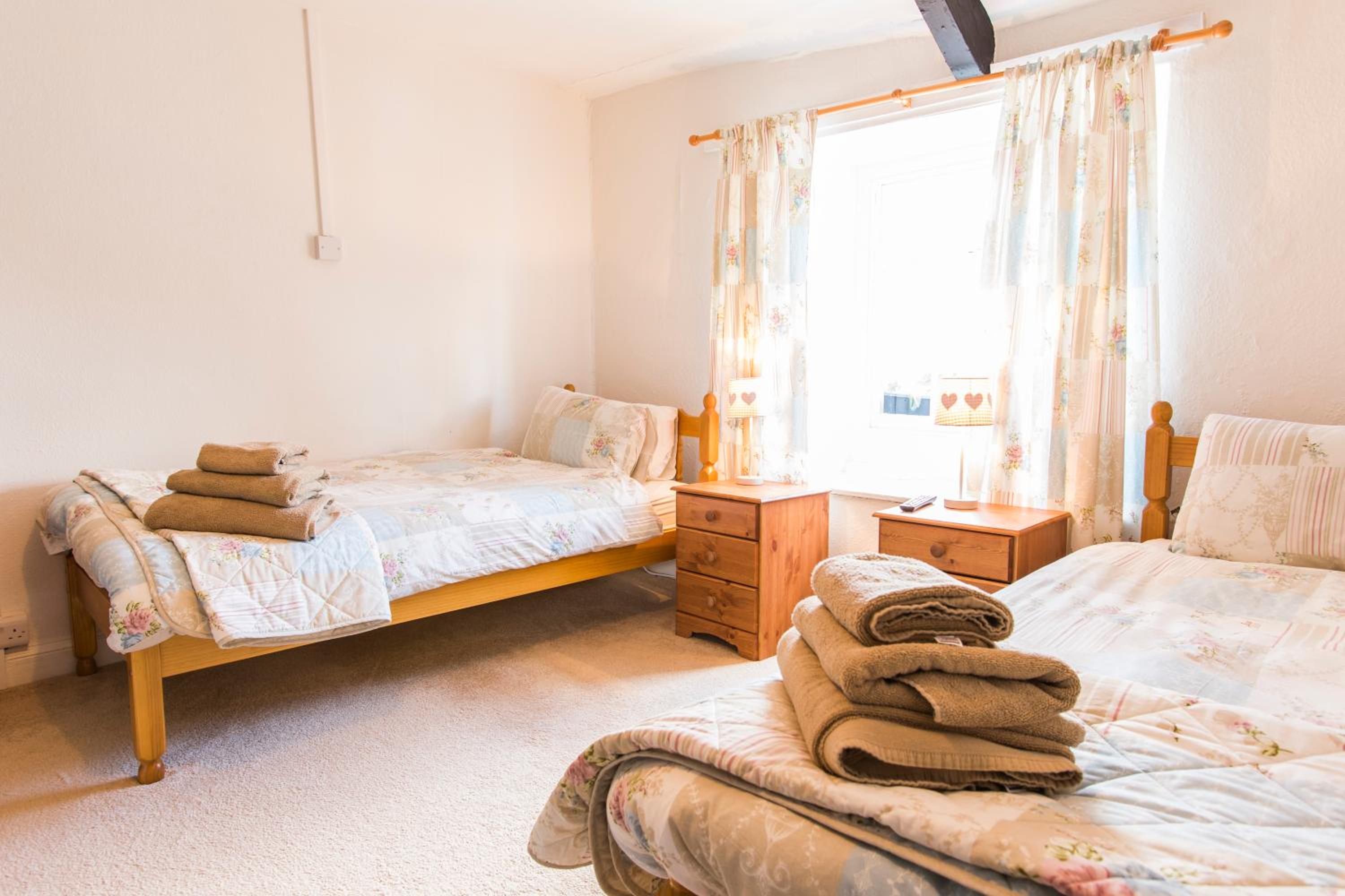 Large Twin Room photo 1