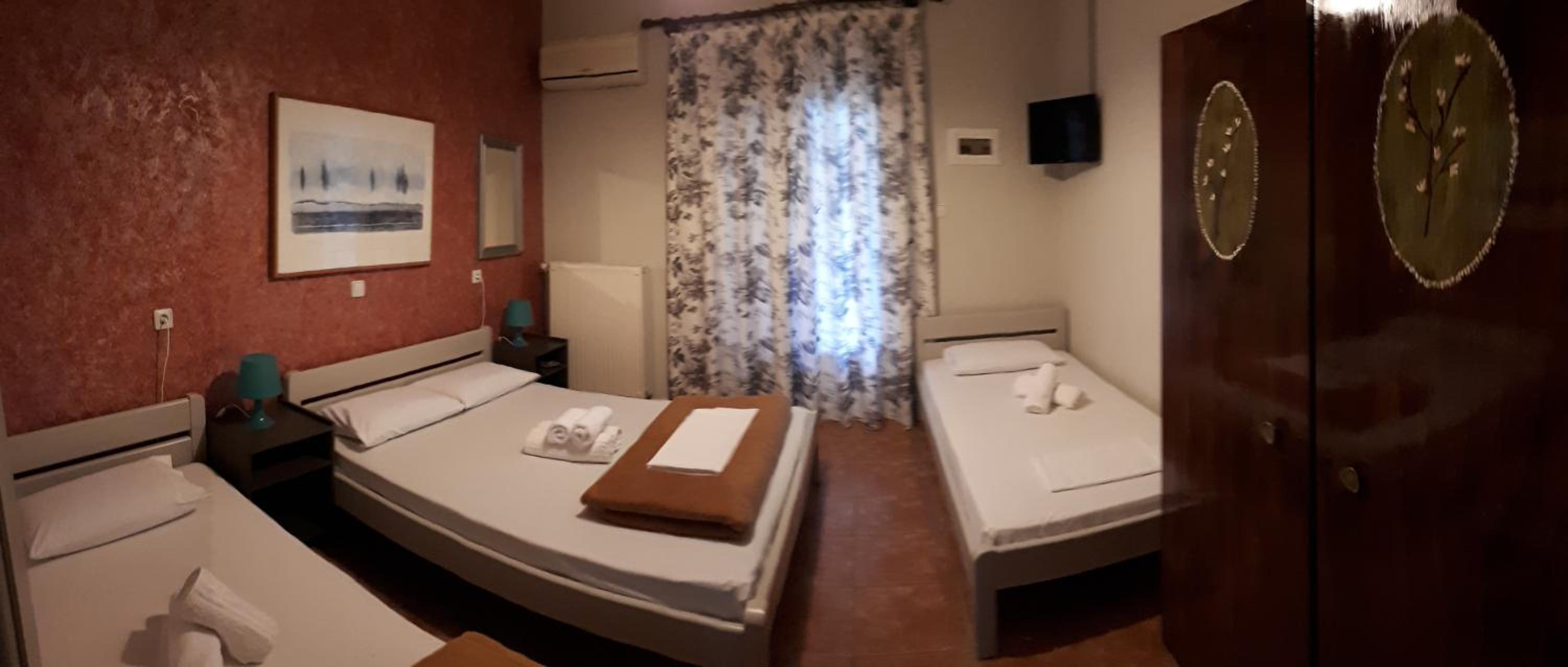 Studio (4 Adults)