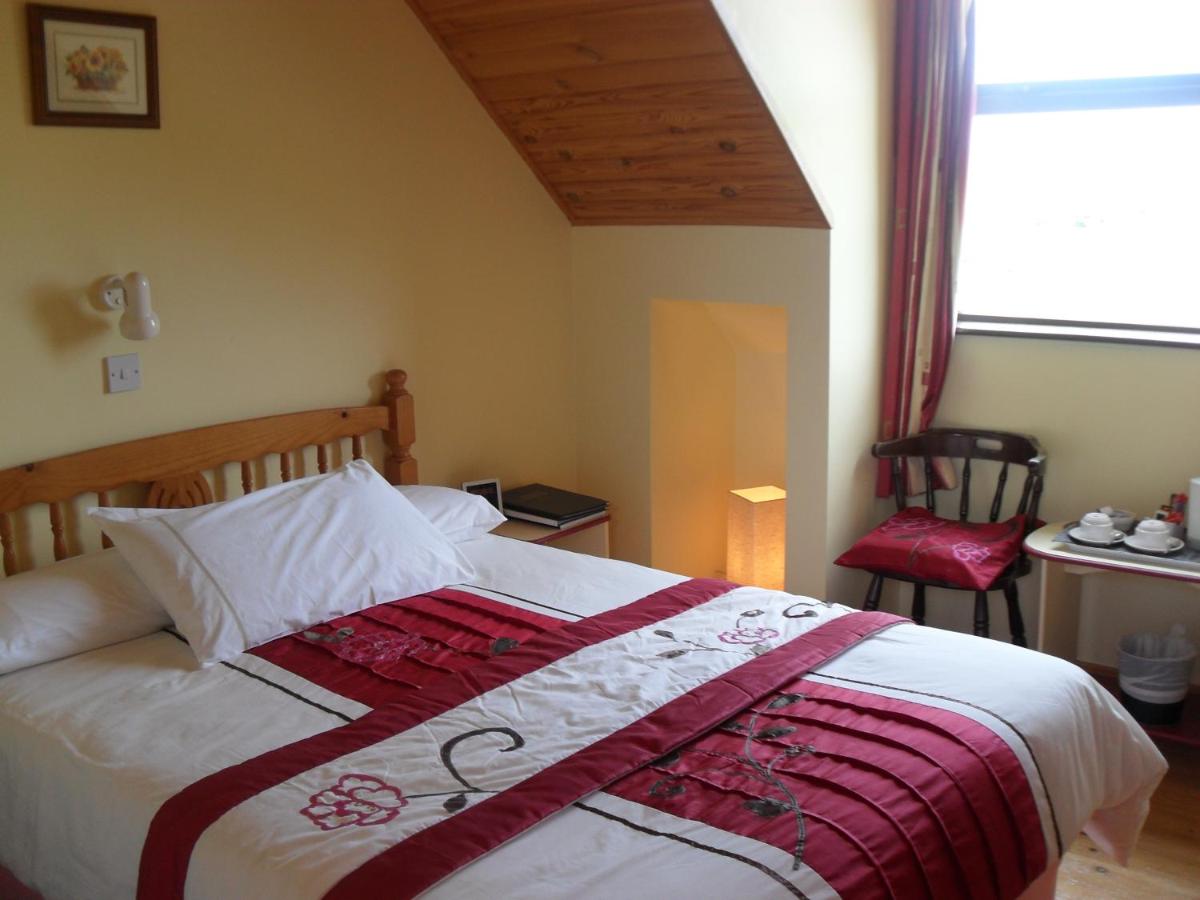 Double or Twin Room photo 3