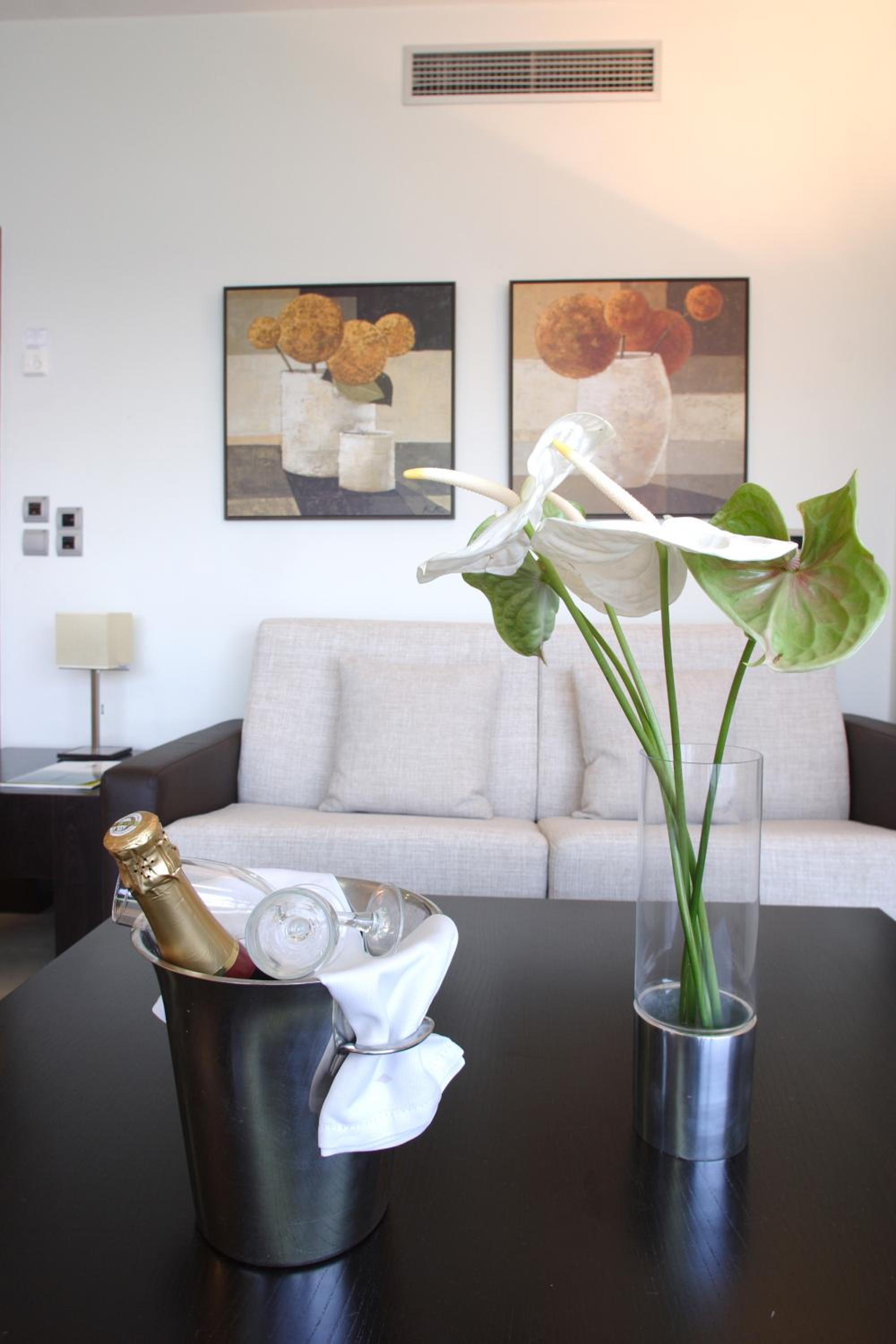Two-Bedroom Suite - Photo 2