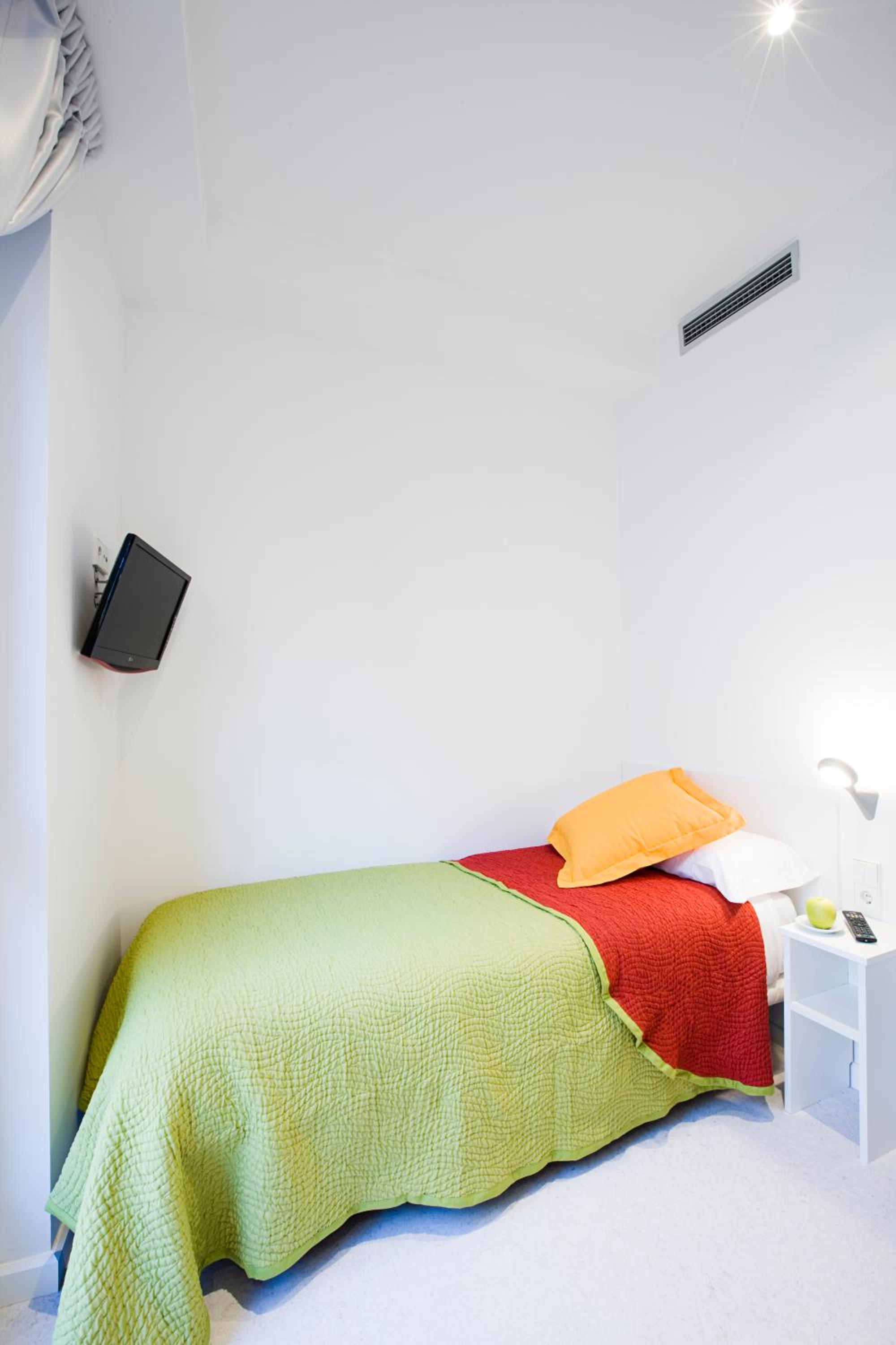 Single Room photo 2