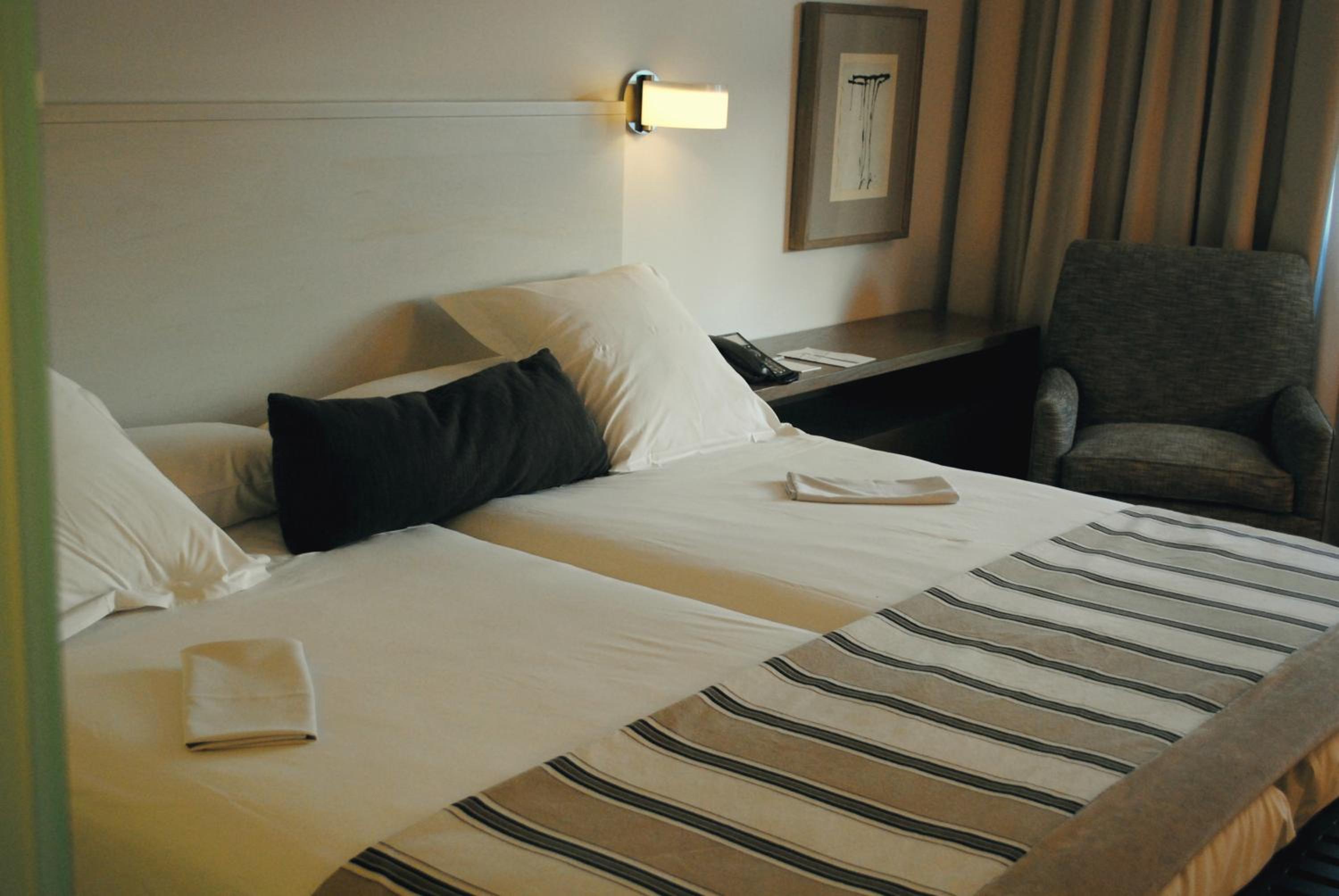 Standard Double Room - Photo 25