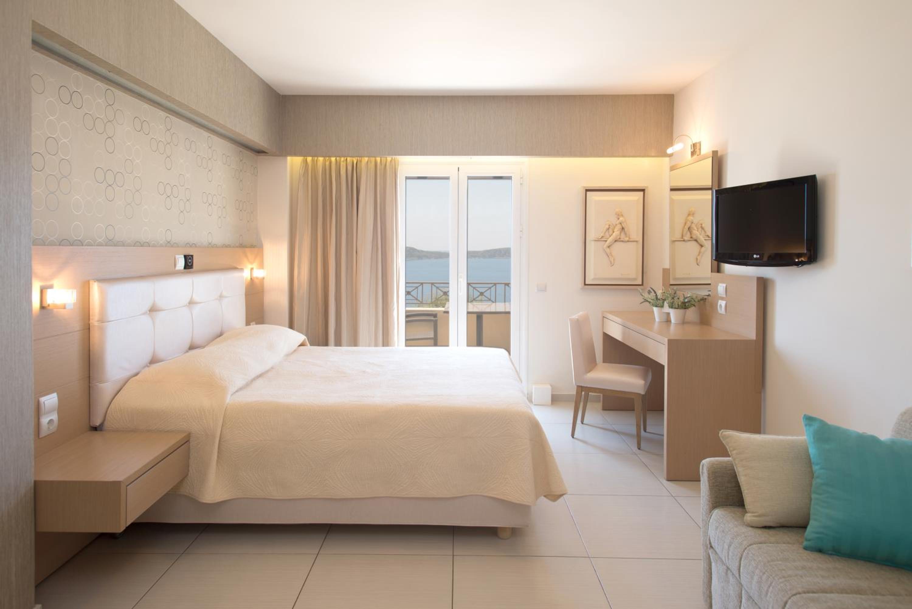 Studio (2 Adults) with Sea View - Photo 1
