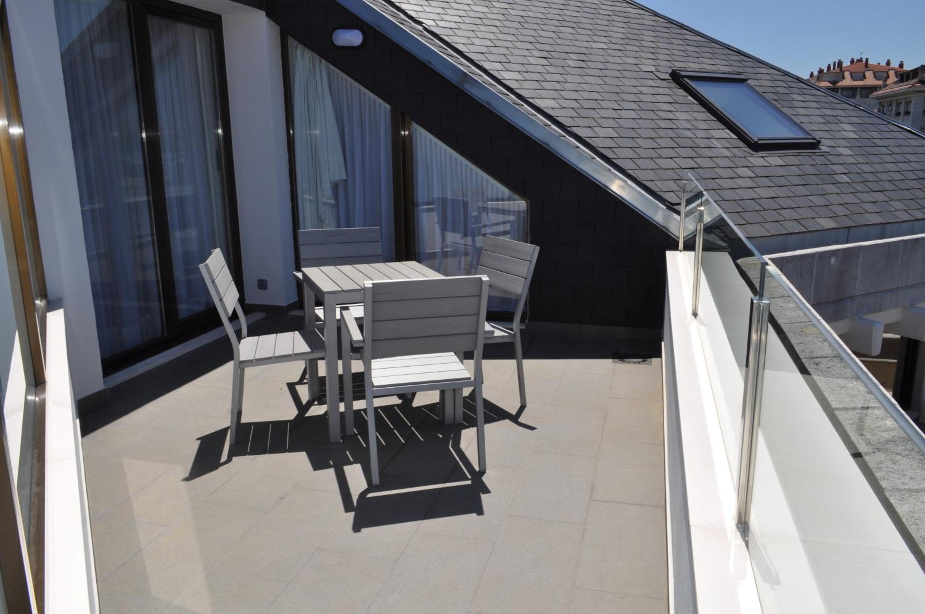 Junior Suite with Terrace - Photo 3