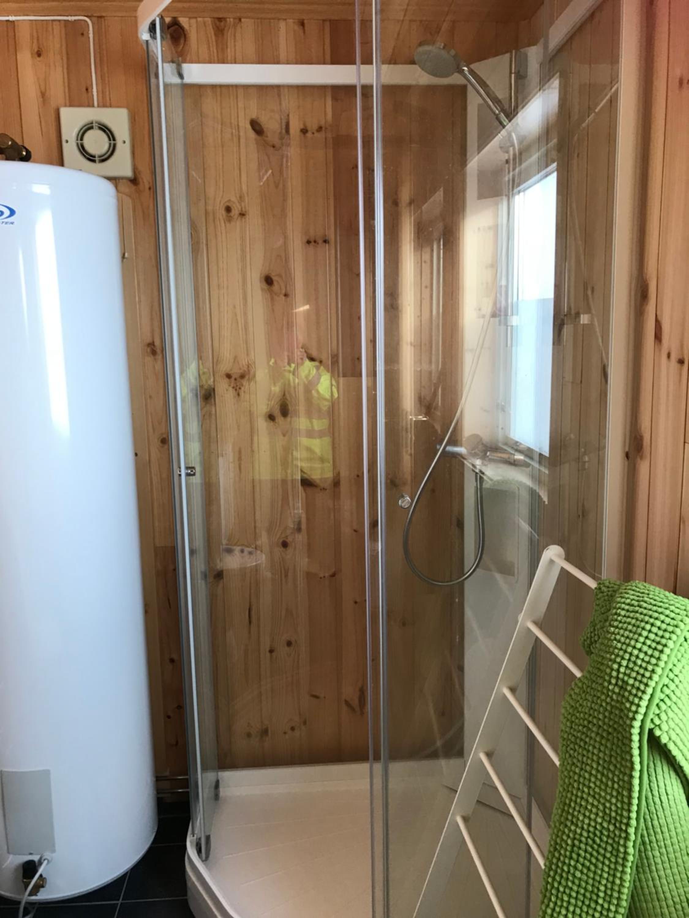 Chalet (2 Adults) - Photo 3