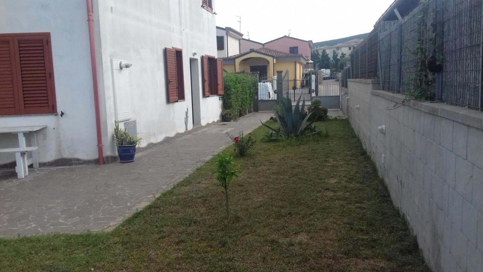 Two-Bedroom House - Photo 10