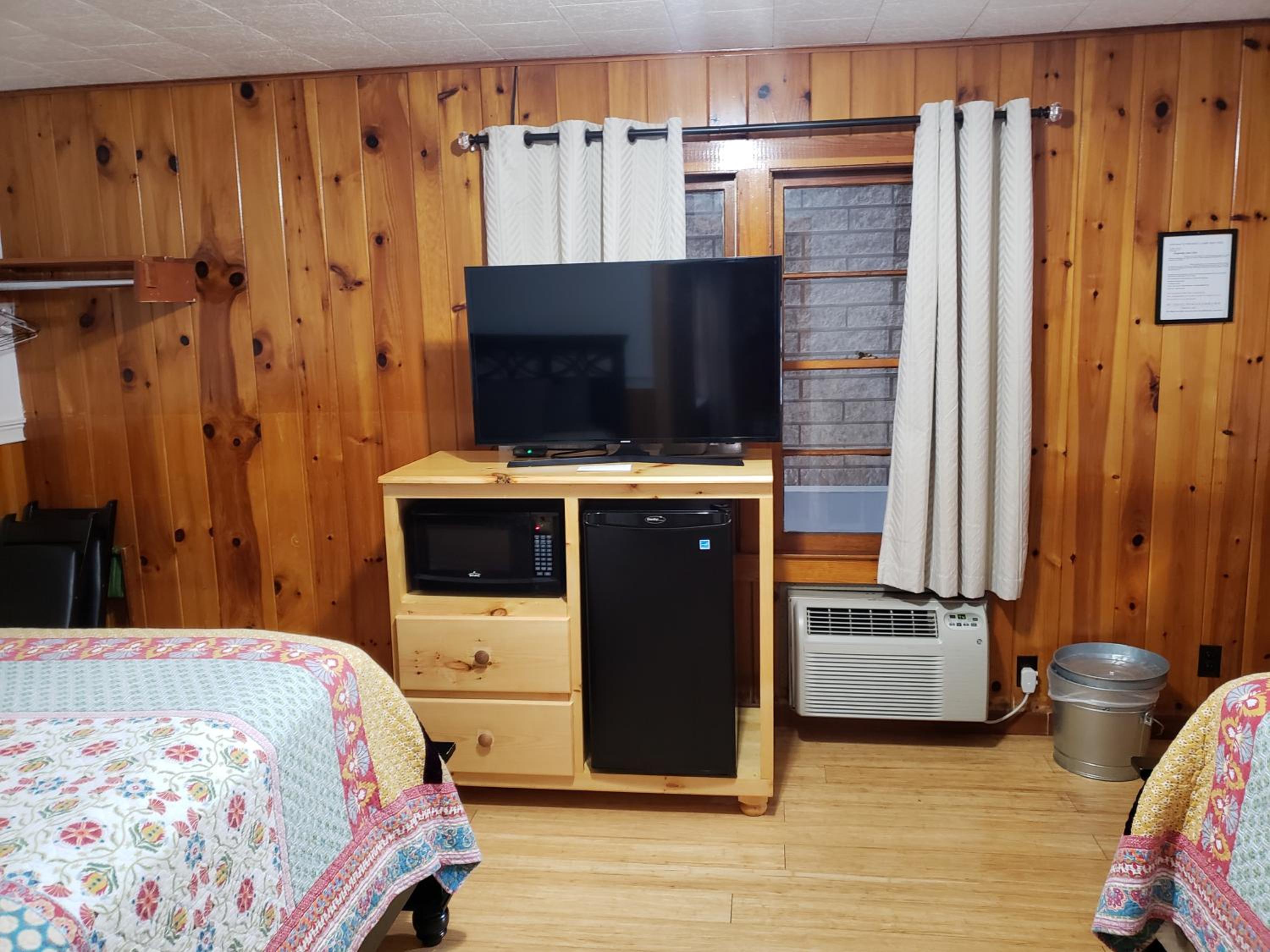 Superior Family Room - Two-Bedrooms with Three Double Beds photo 3