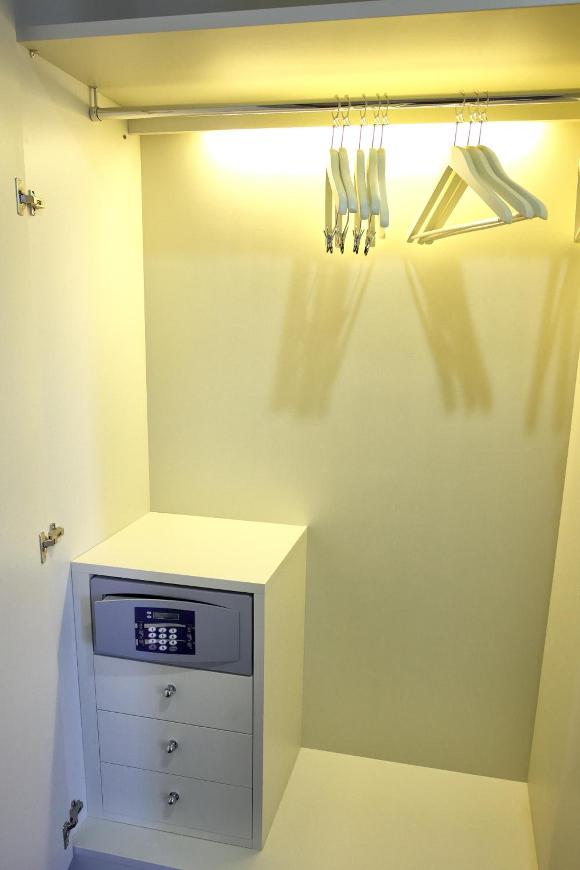 Double Room - Photo 7