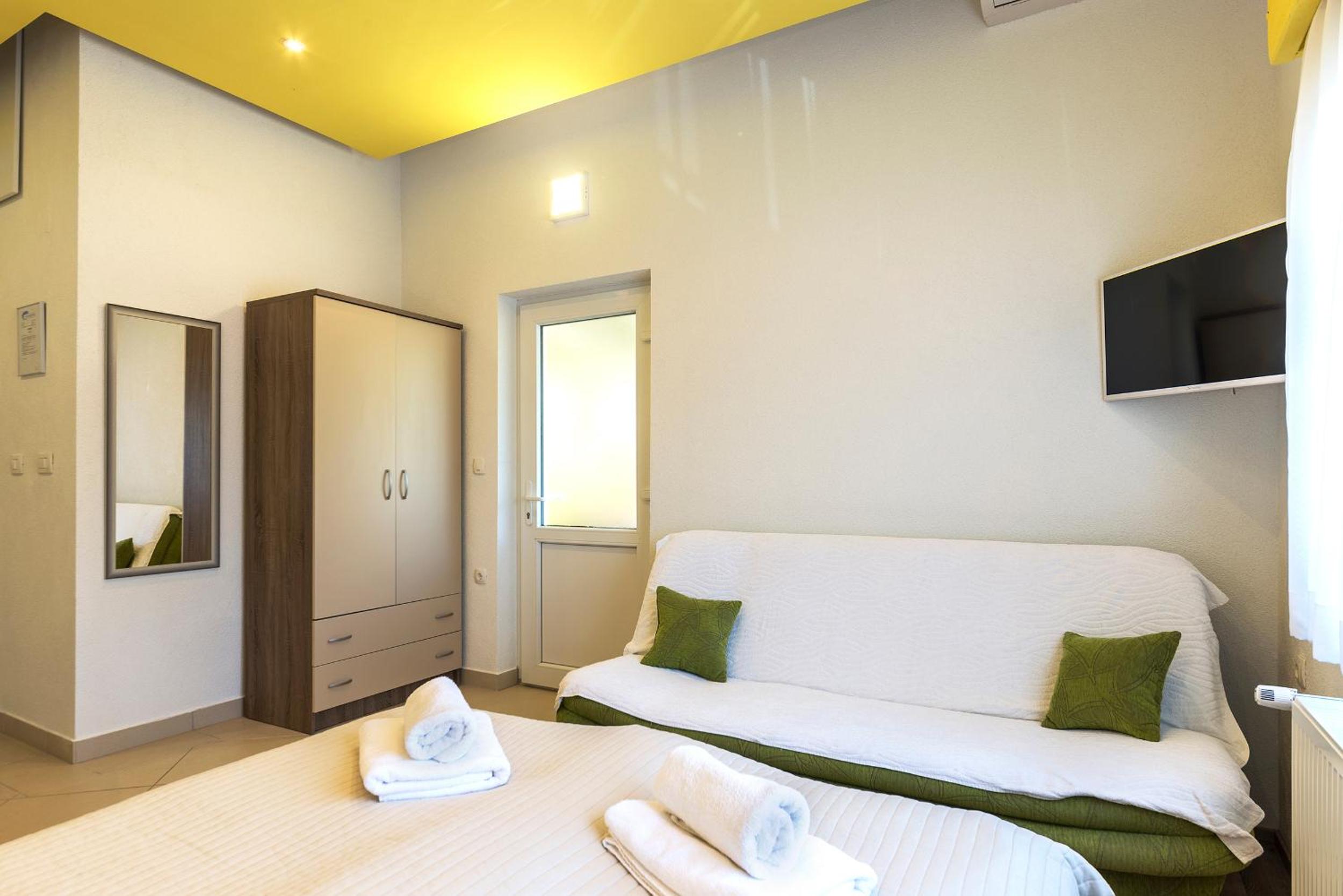 Studio Apartment photo 2