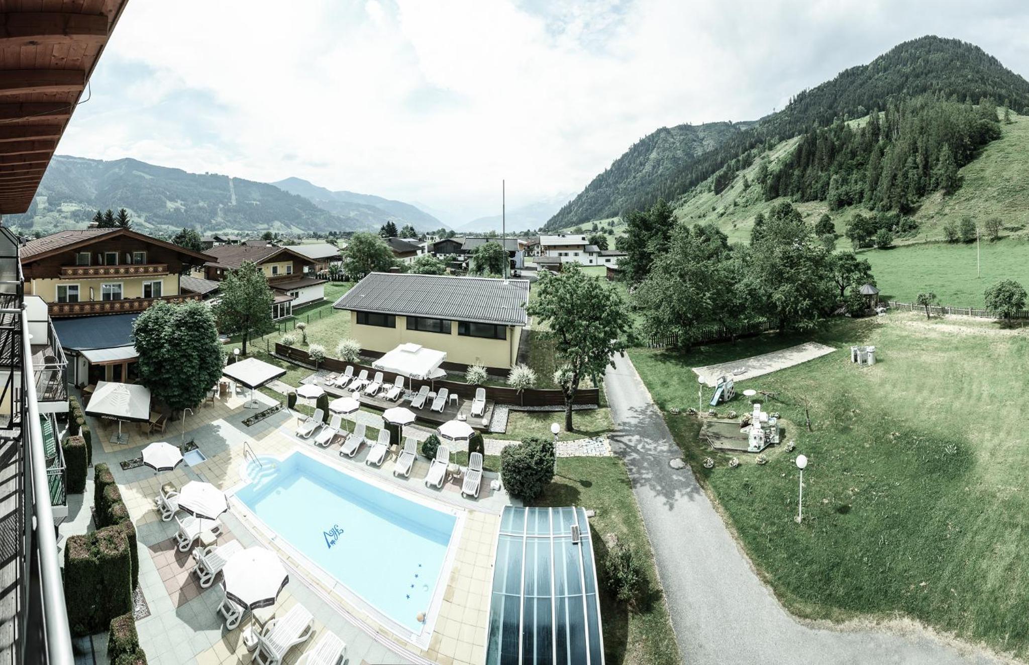 Deluxe Double Room with Balcony - Photo 5