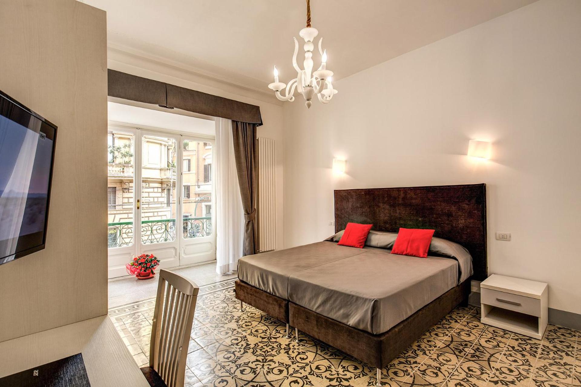 Superior Double or Twin Room with City View photo 1