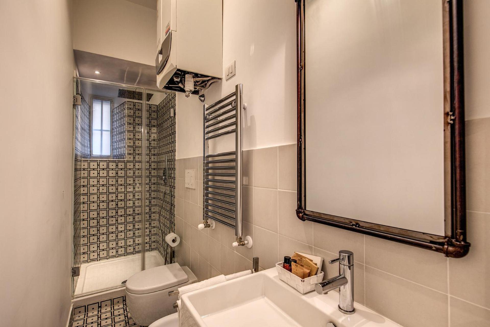 Double or Twin Room with Private Bathroom photo 2