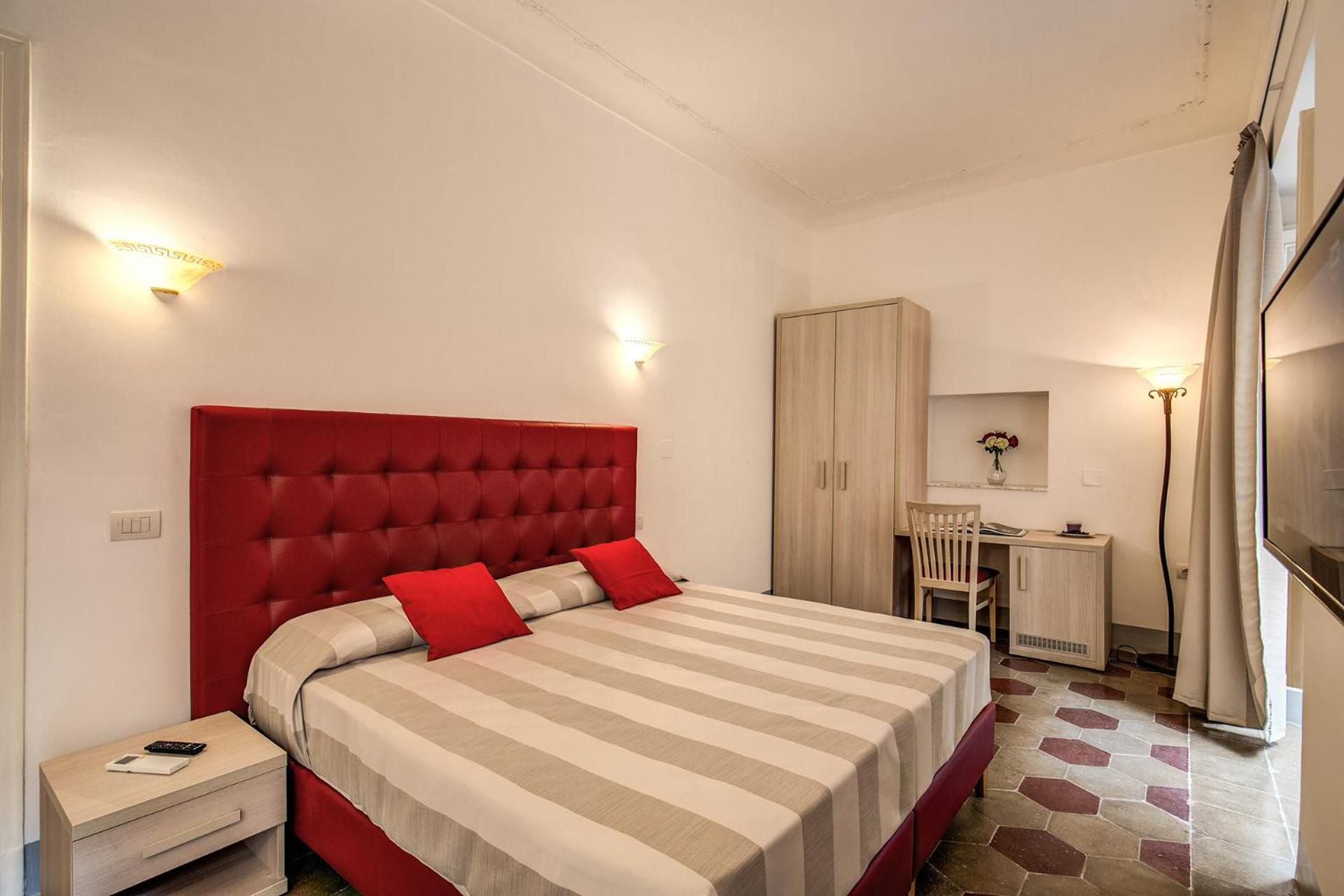 Double or Twin Room with Private Bathroom photo 1